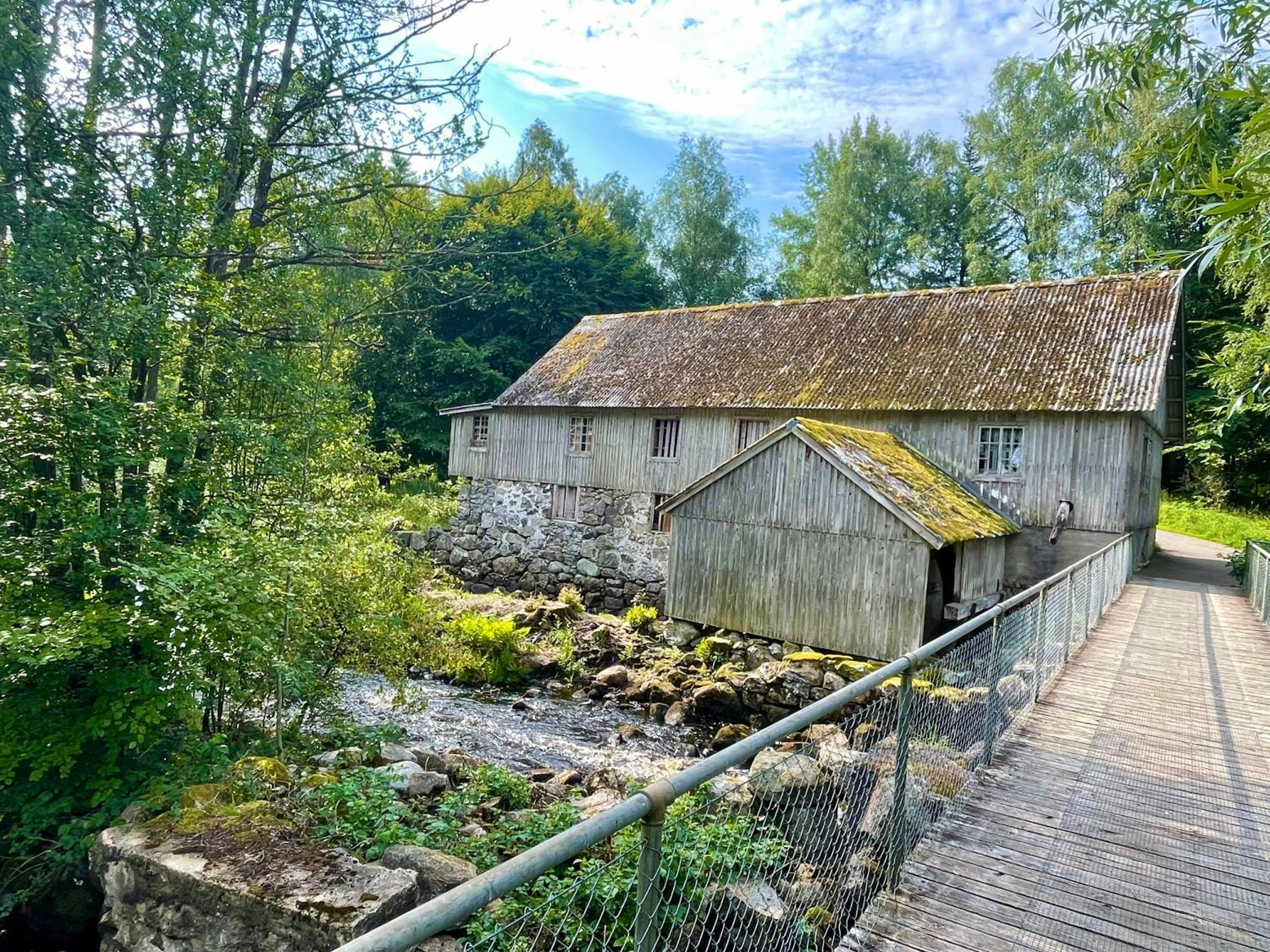 Hus nära naturen och sjö view 4