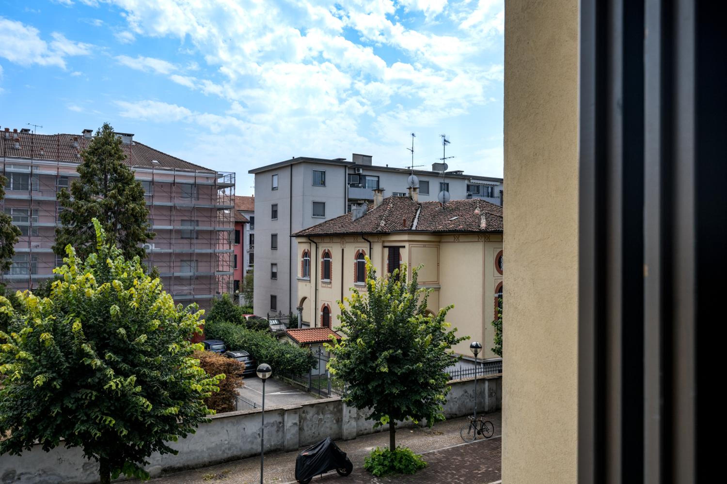 Cozy Suite Rogoredo Apartment next to the metro and train station