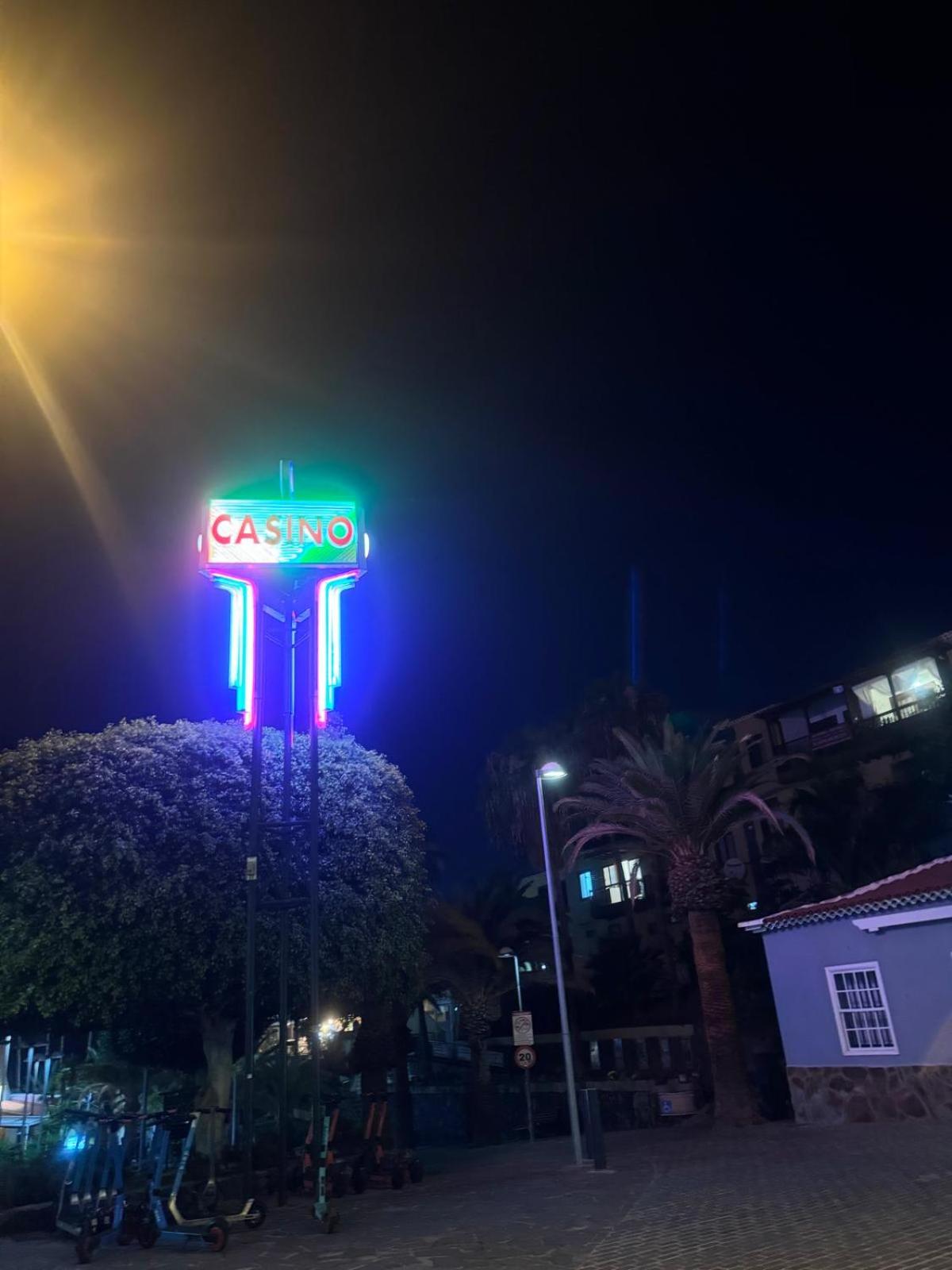Las Américas Tropical Nights Apartment