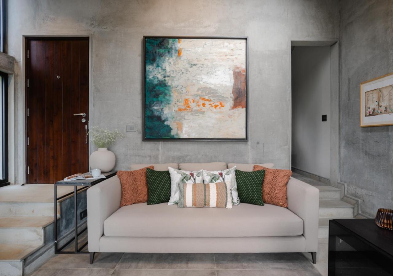 LohonoStays Villa Amani 8A
