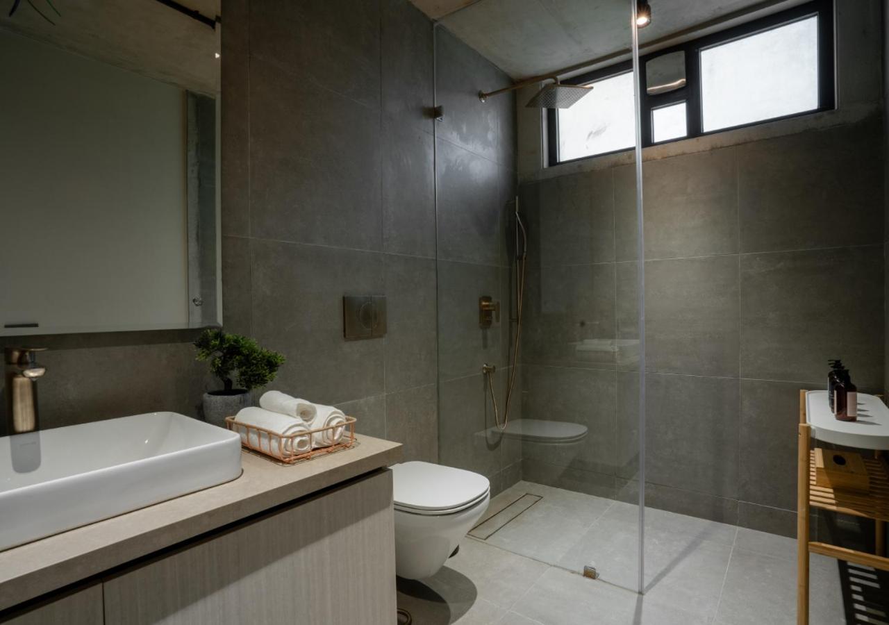 LohonoStays Villa Amani 8A