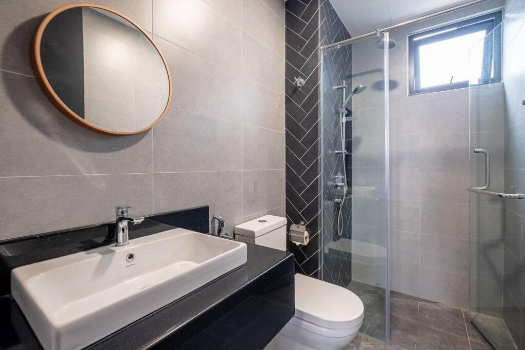 Modern Cozy Sunway Velocity Two 1min to Mrt