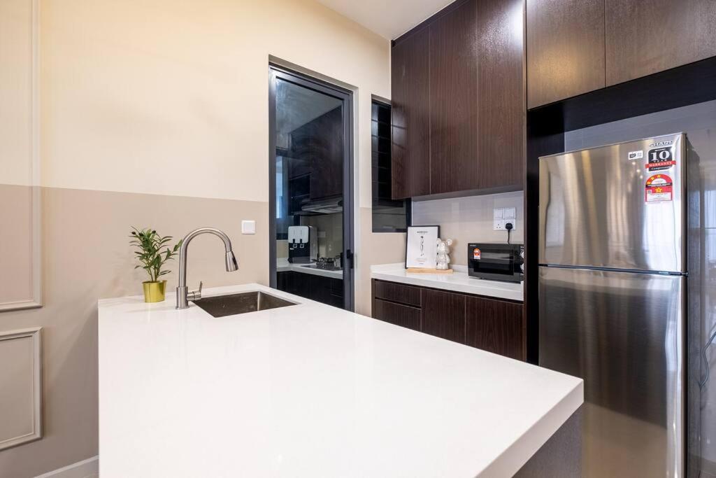 Modern Cozy Sunway Velocity Two 1min to Mrt