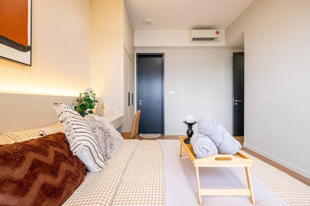 Modern Cozy Sunway Velocity Two 1min to Mrt