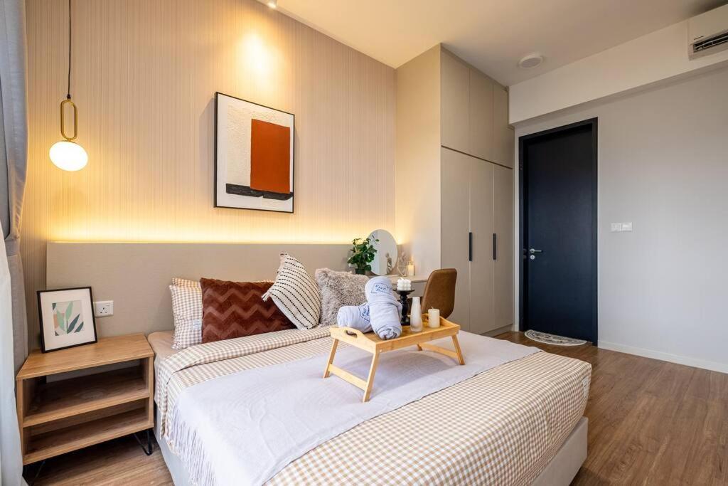 Modern Cozy Sunway Velocity Two 1min to Mrt