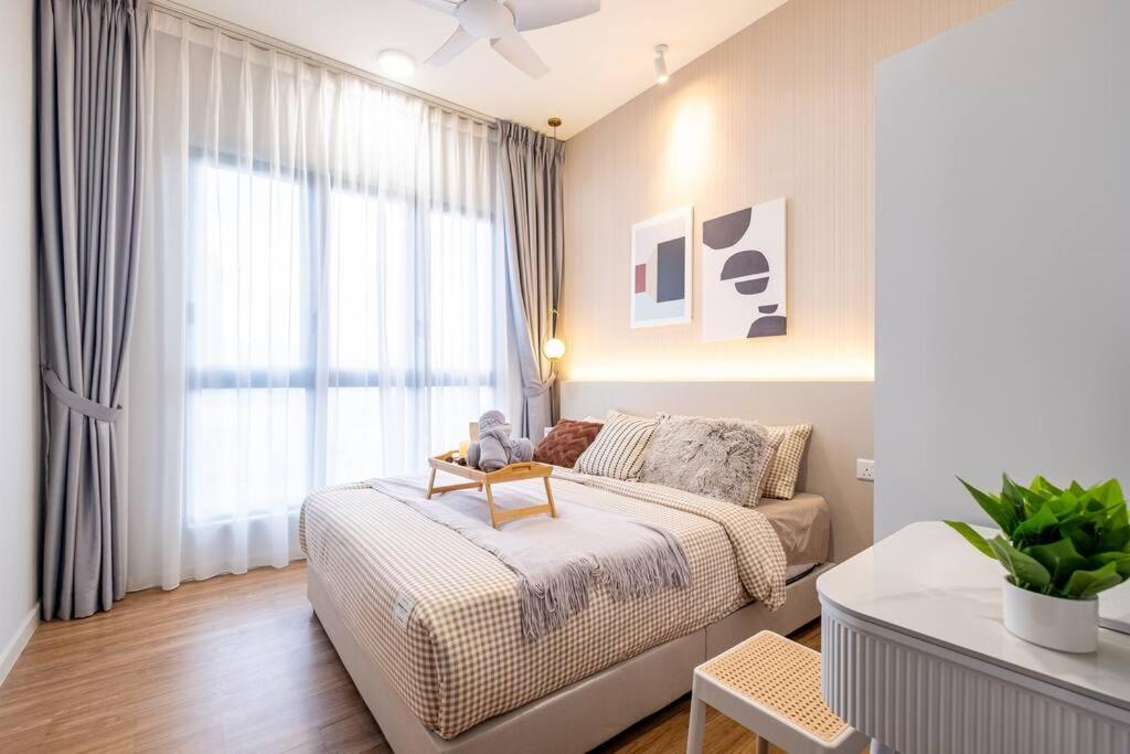 Modern Cozy Sunway Velocity Two 1min to Mrt