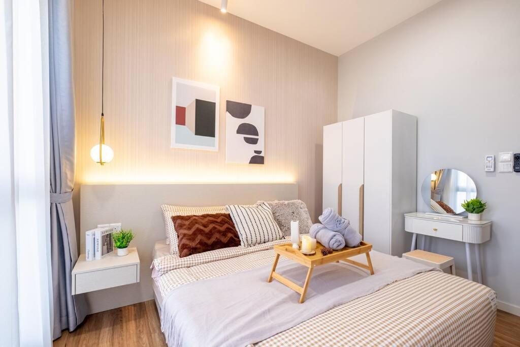 Modern Cozy Sunway Velocity Two 1min to Mrt