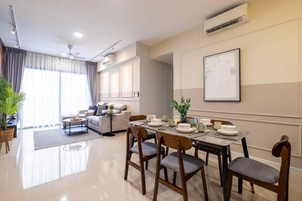 Modern Cozy Sunway Velocity Two 1min to Mrt