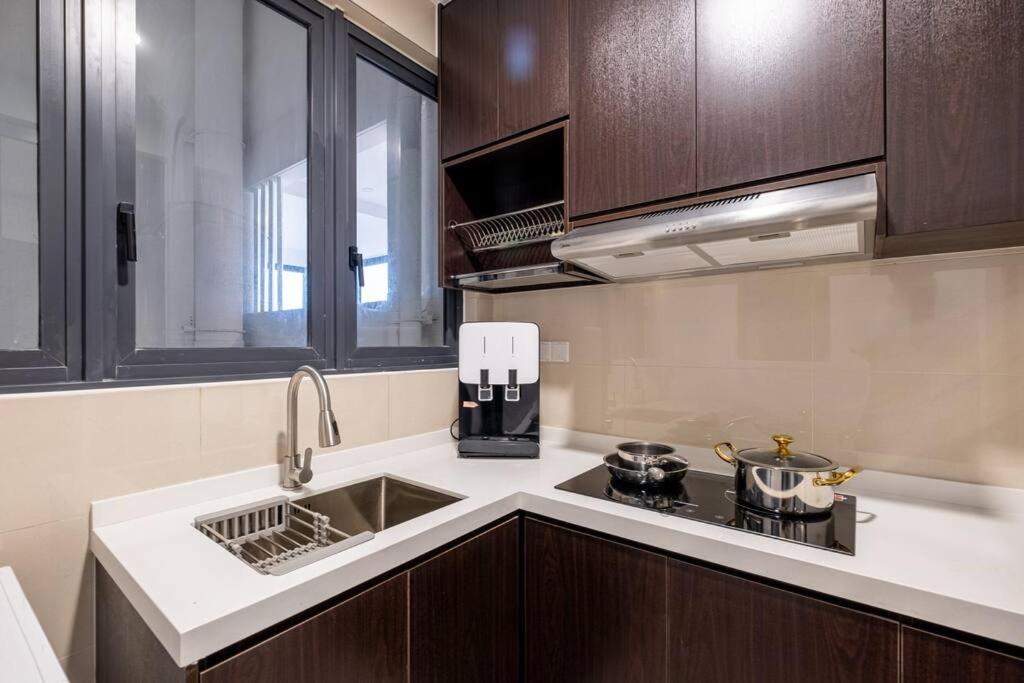 Modern Cozy Sunway Velocity Two 1min to Mrt