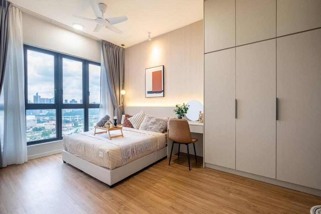 Modern Cozy Sunway Velocity Two 1min to Mrt