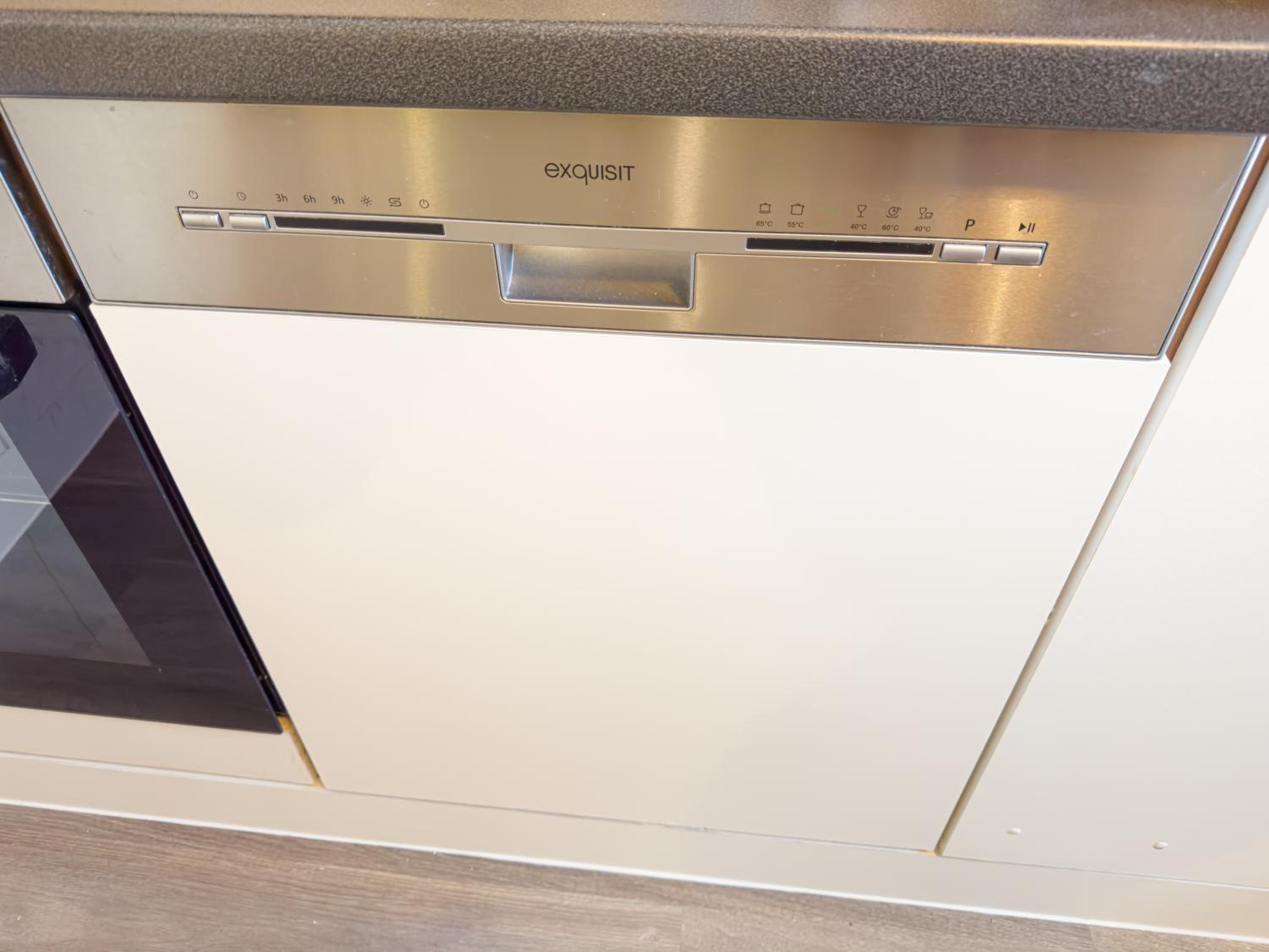 ImmoStay S#1 Zimmer - Parkplatz & WLAN, Modern, 4K-TV, Nähe Mercedes Benz