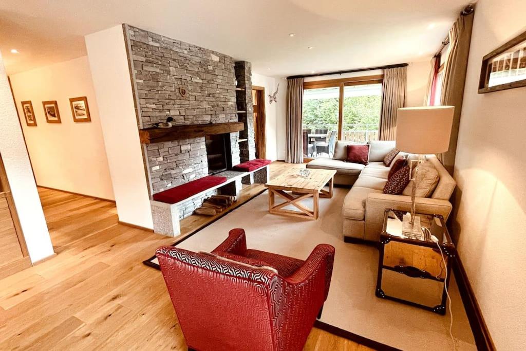 Luxury Flims Apt walking distance to Caumasee
