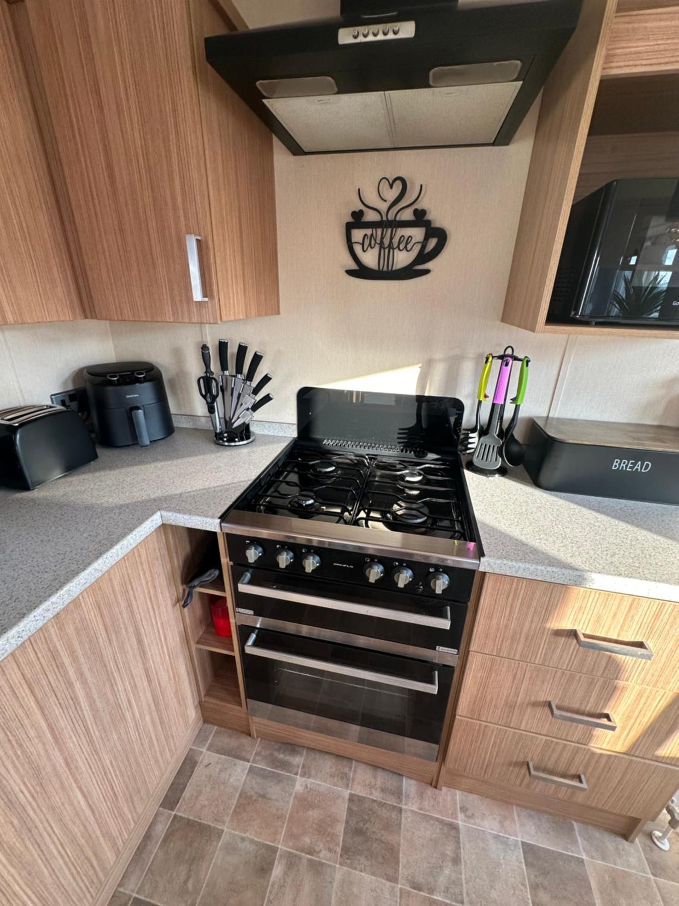 8 berth Waterside Ingoldmells Santanavan 8 C22 view 3