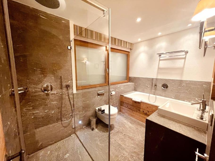 Luxury Flims Apt walking distance to Caumasee