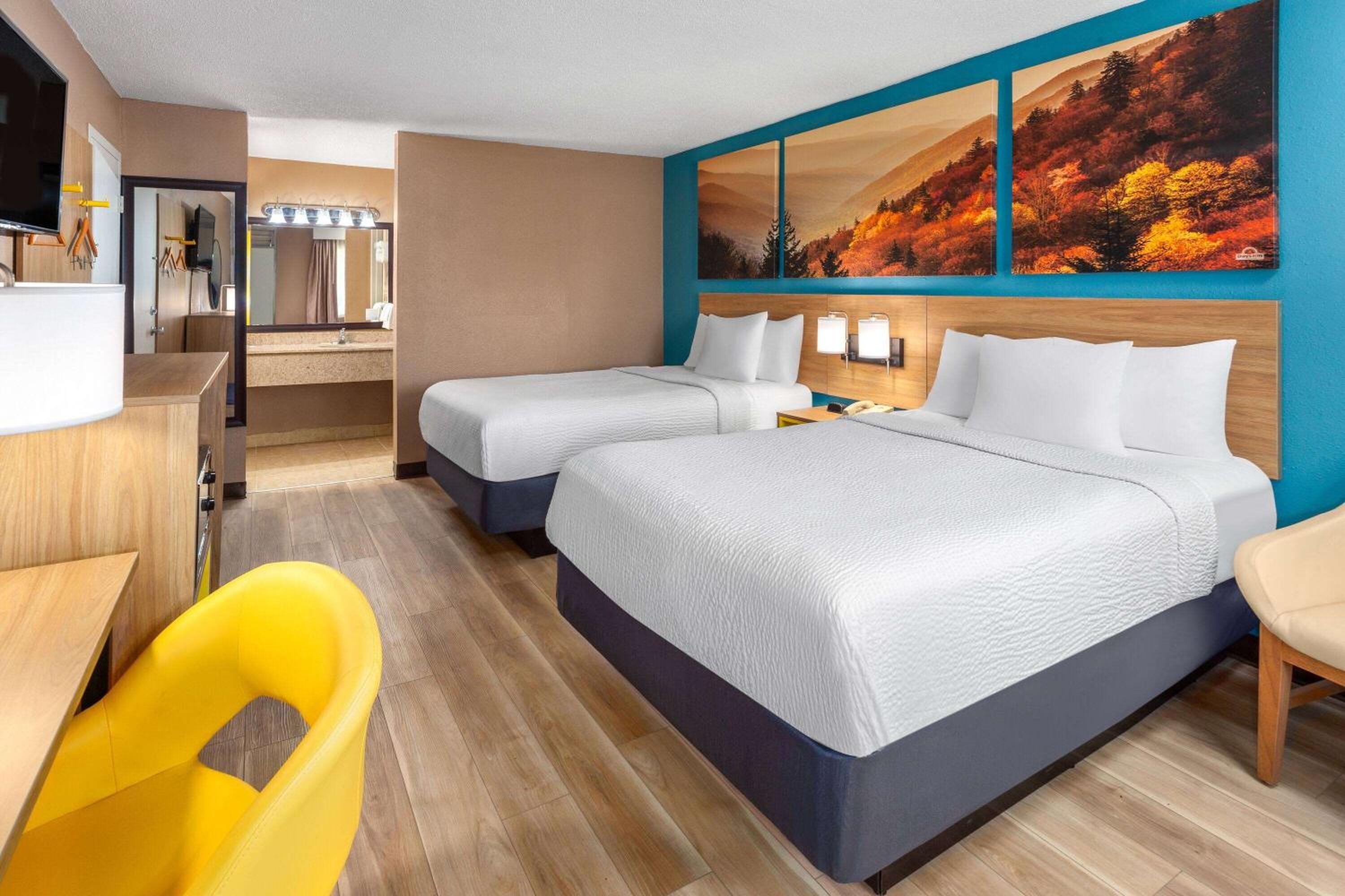 Days Inn by Wyndham Shelby view 2