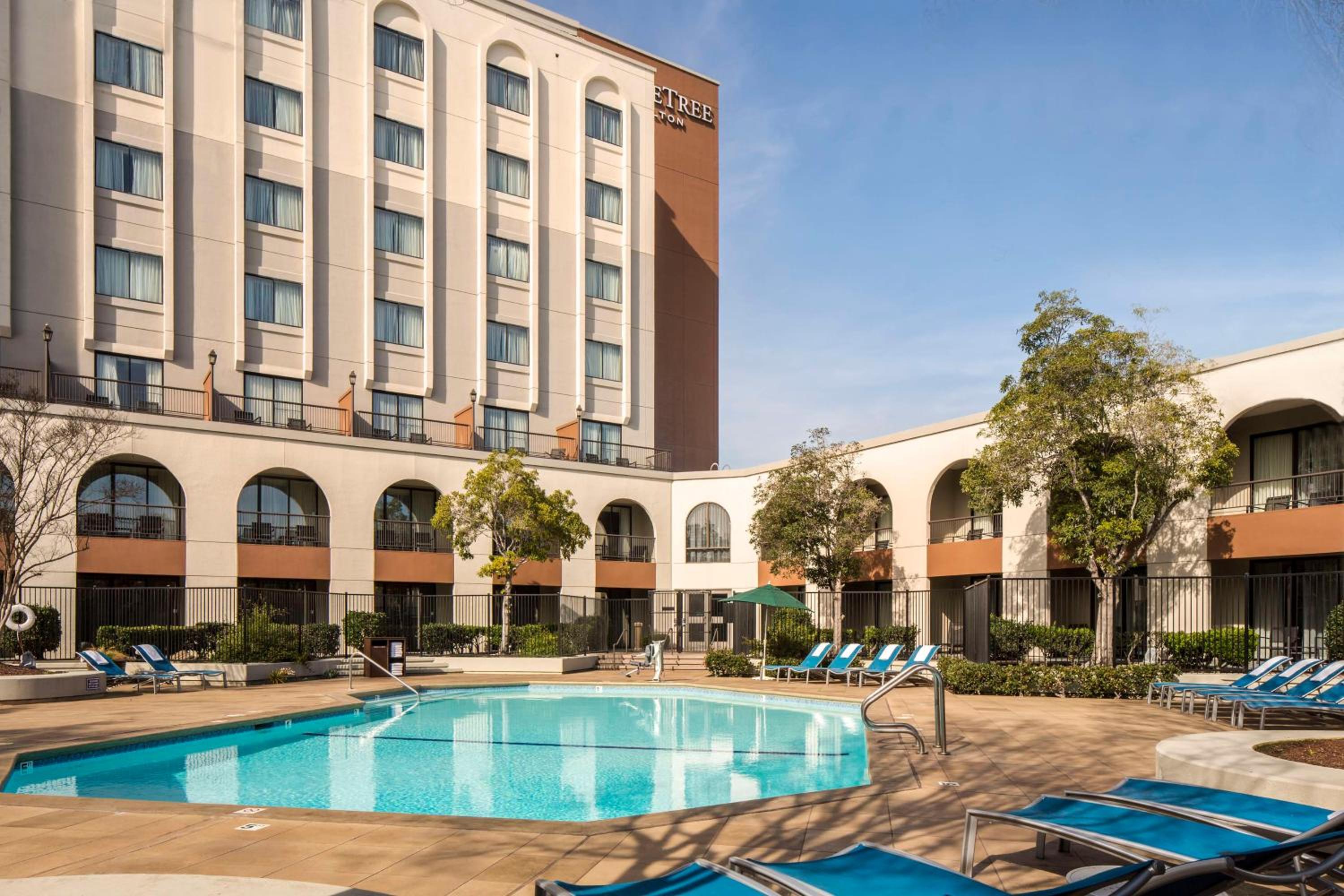 Newark Vacations - DoubleTree by Hilton Newark-Fremont - Property Image 60