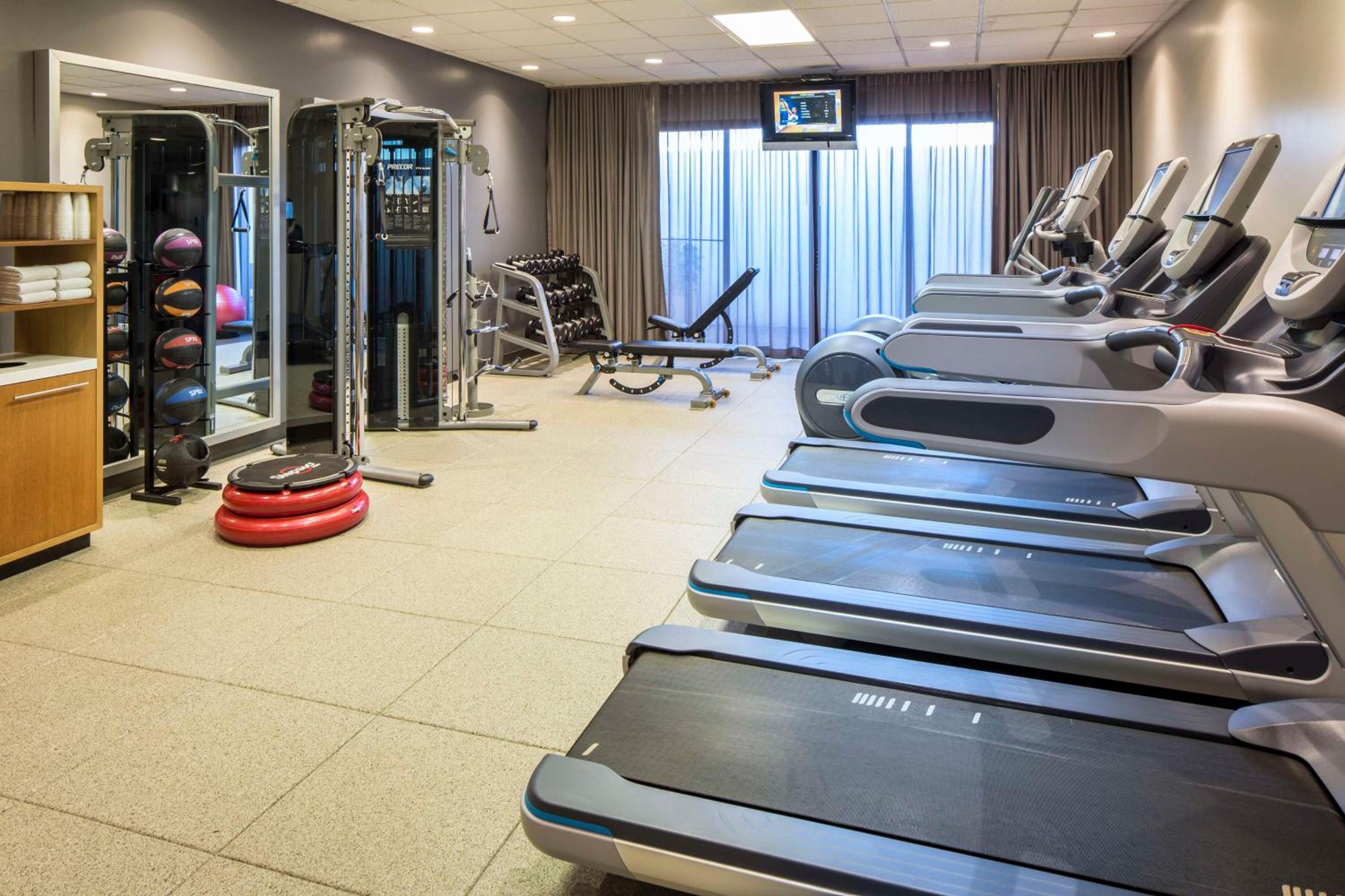 Newark Vacations - DoubleTree by Hilton Newark-Fremont - Property Image 2