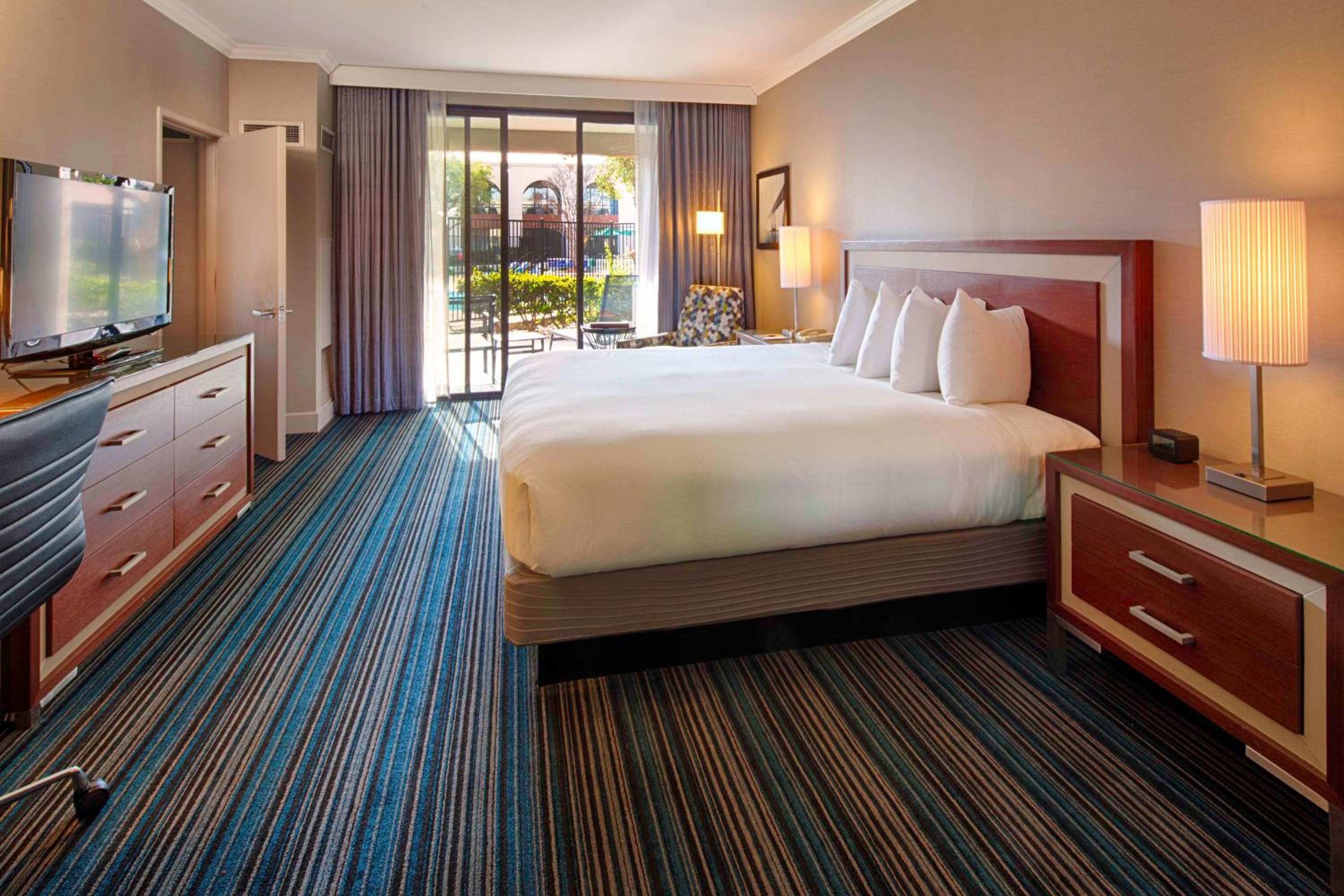 Newark Vacations - DoubleTree by Hilton Newark-Fremont - Property Image 36