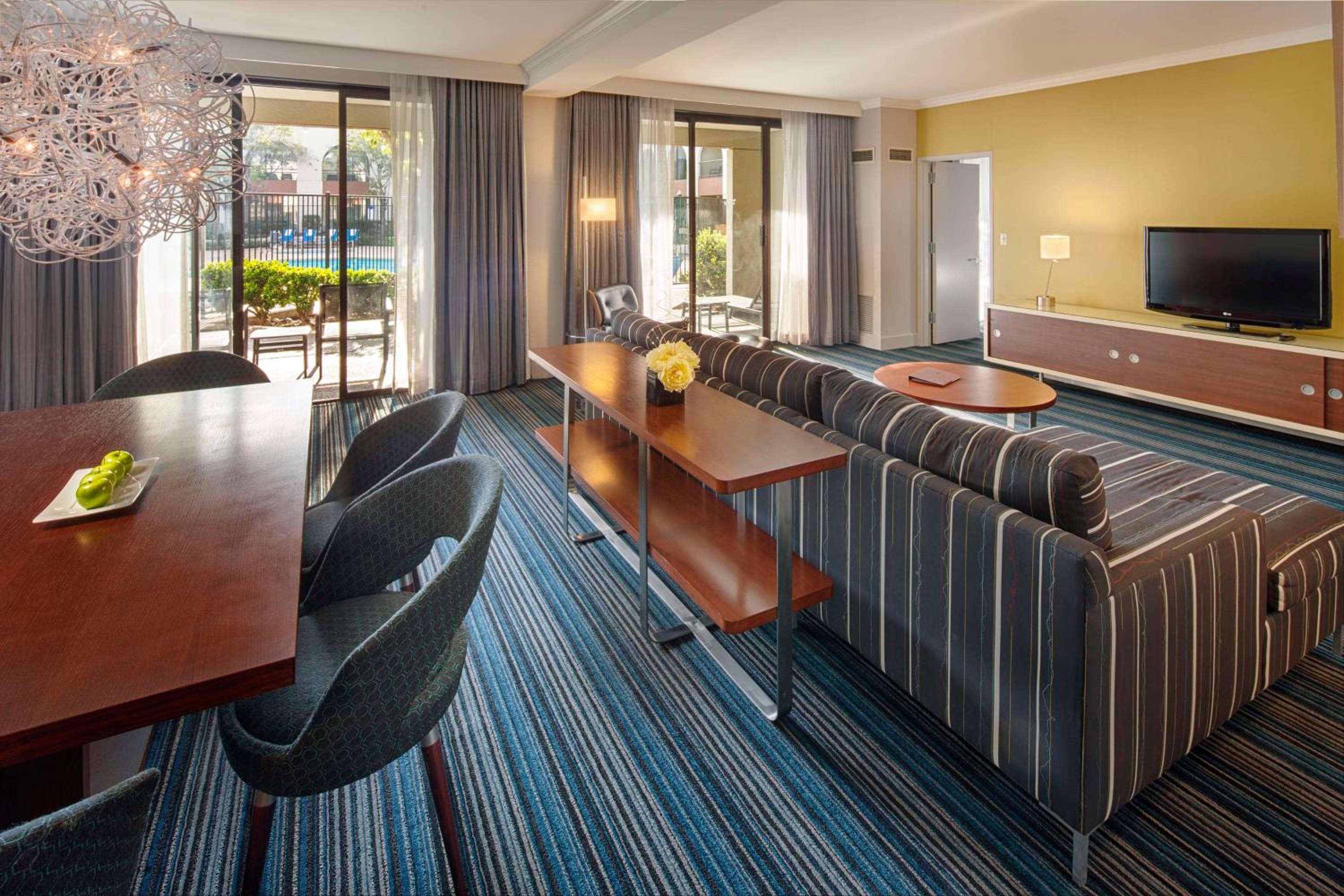 Newark Vacations - DoubleTree by Hilton Newark-Fremont - Property Image 37