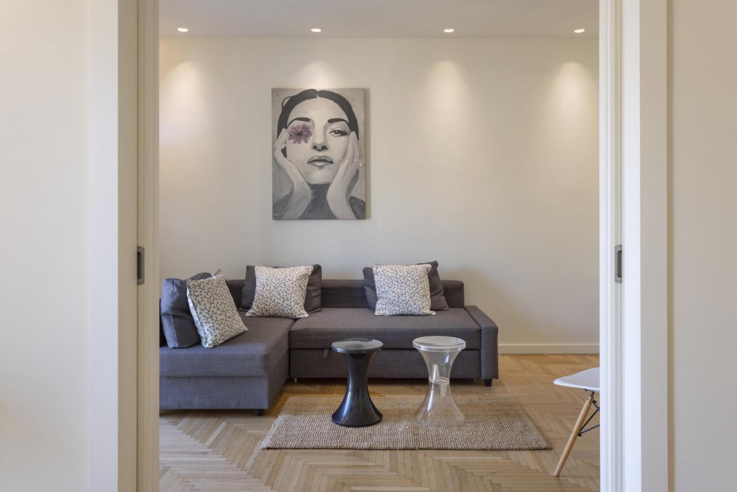 Charming 7th-Floor Apartment with Acropolis view