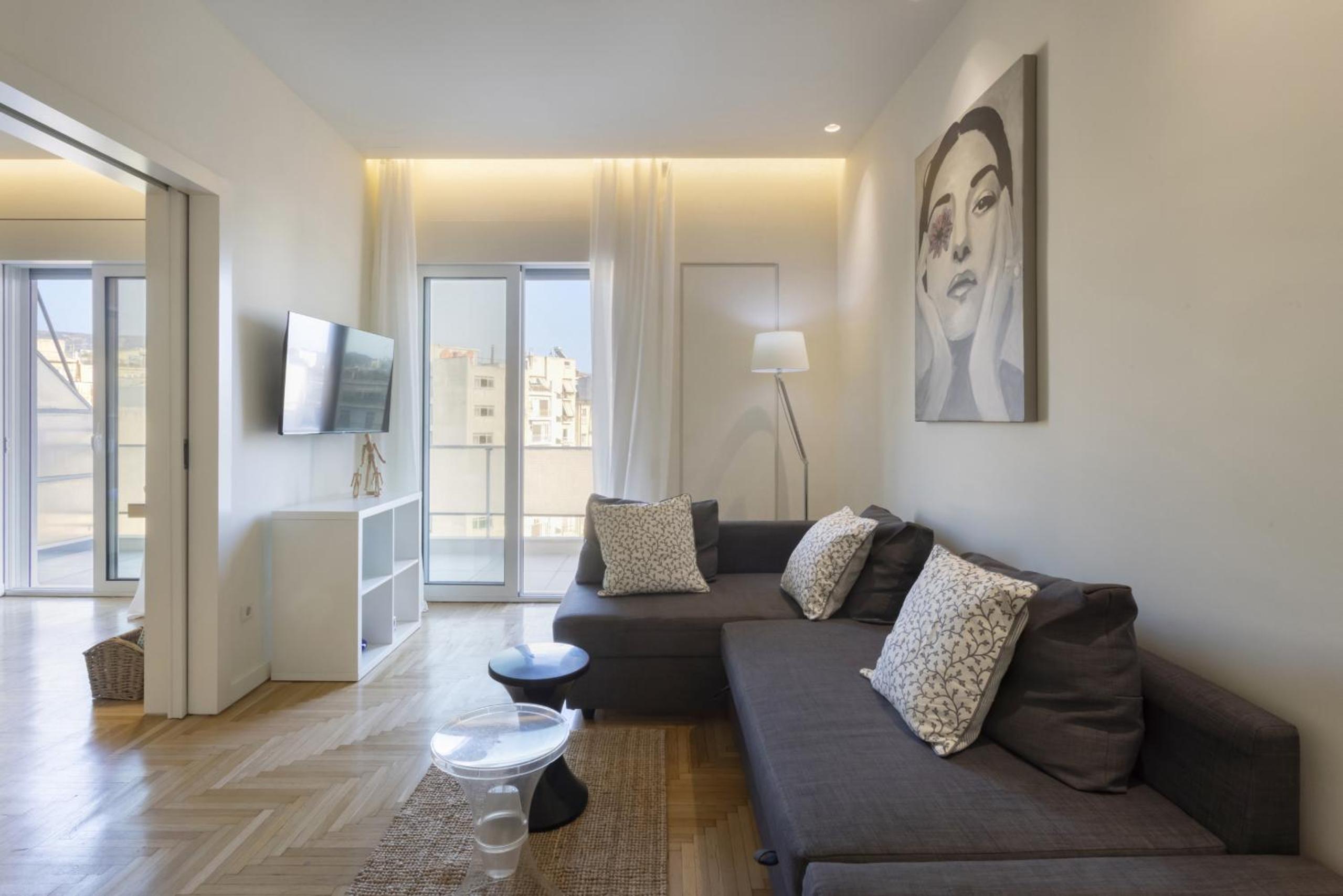 Charming 7th-Floor Apartment with Acropolis view