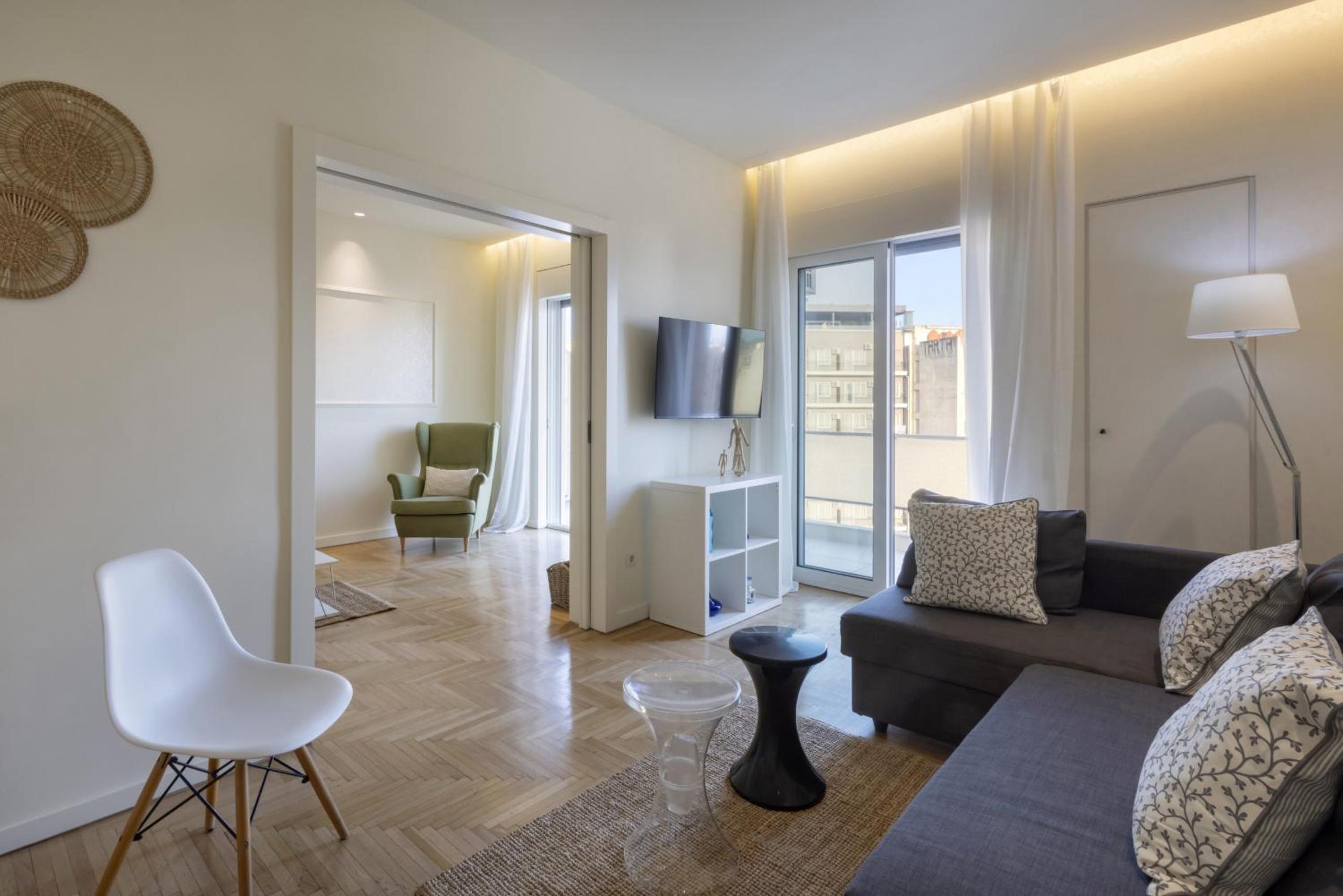 Charming 7th-Floor Apartment with Acropolis view