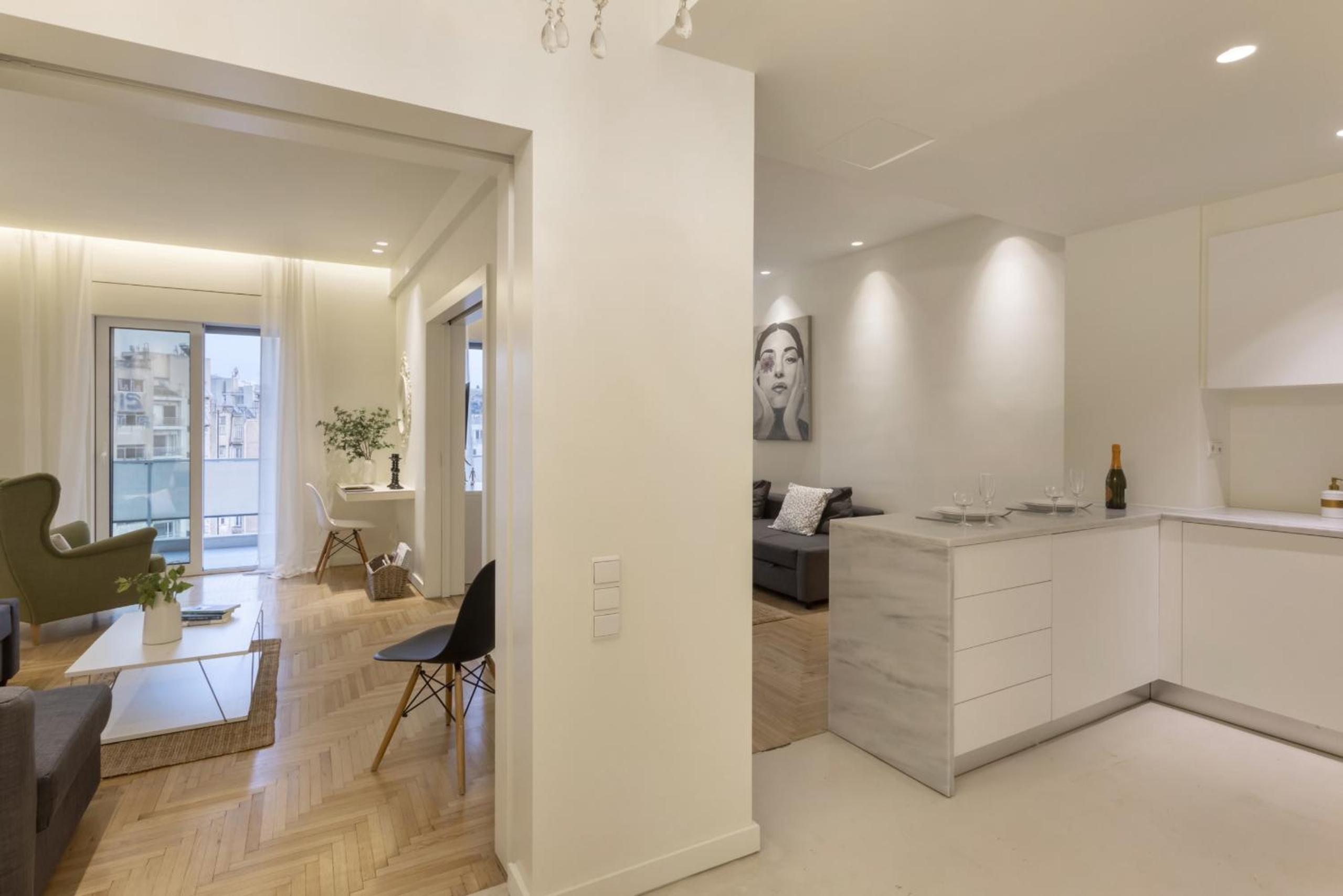 Charming 7th-Floor Apartment with Acropolis view