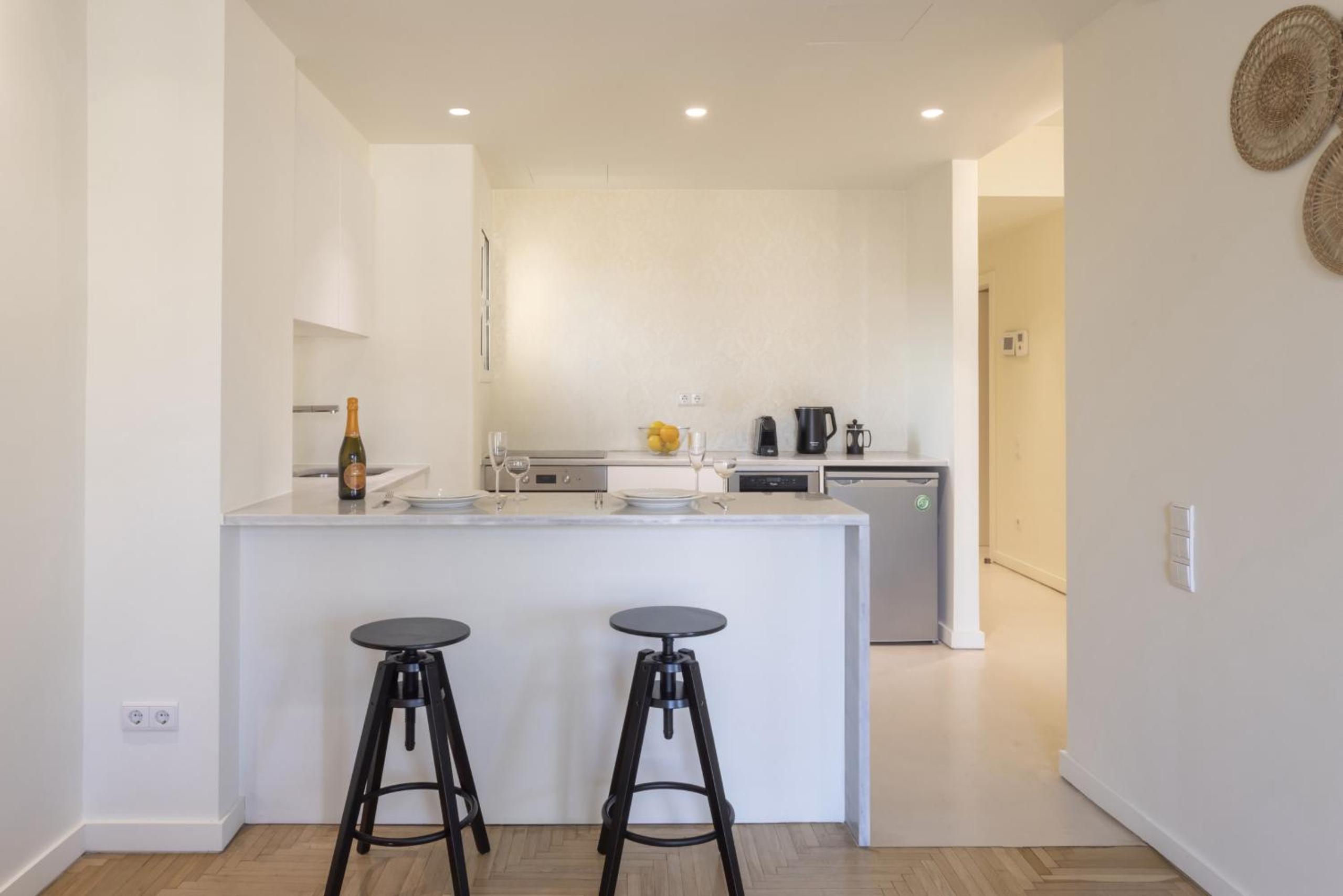 Charming 7th-Floor Apartment with Acropolis view