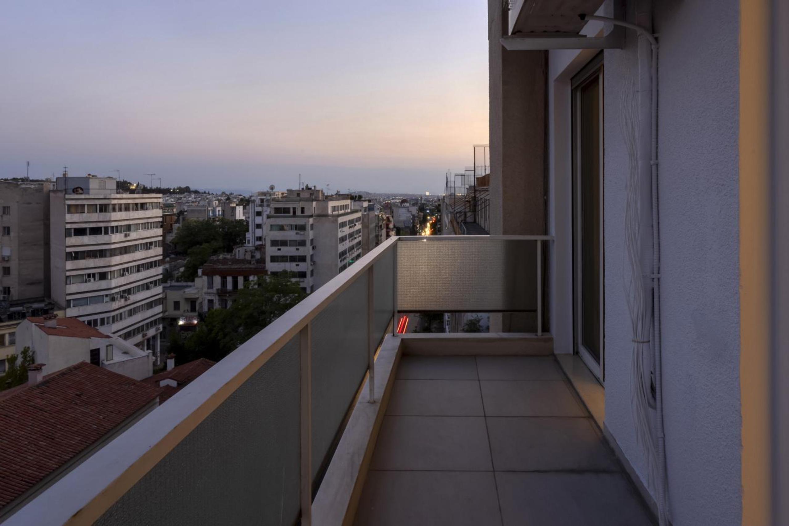 Charming 7th-Floor Apartment with Acropolis view