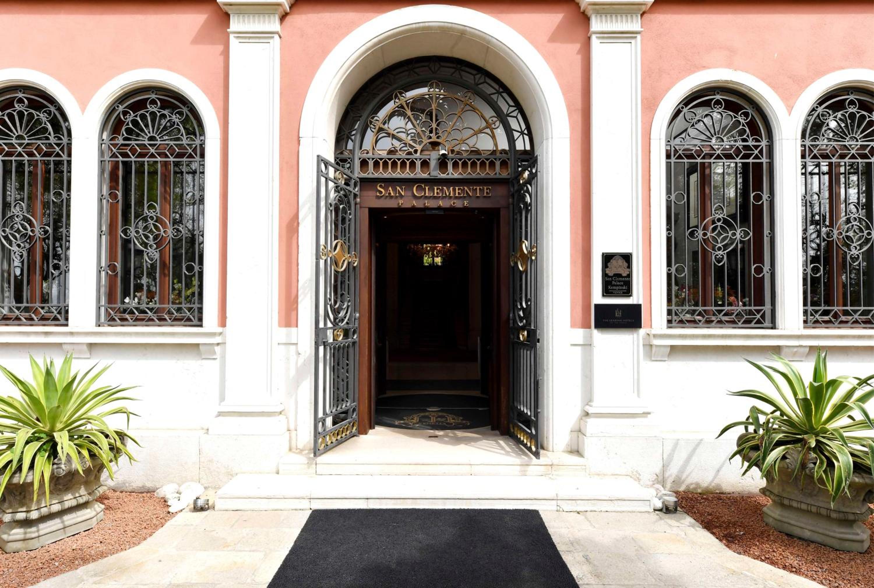 San Clemente Palace Kempinski Venice-3