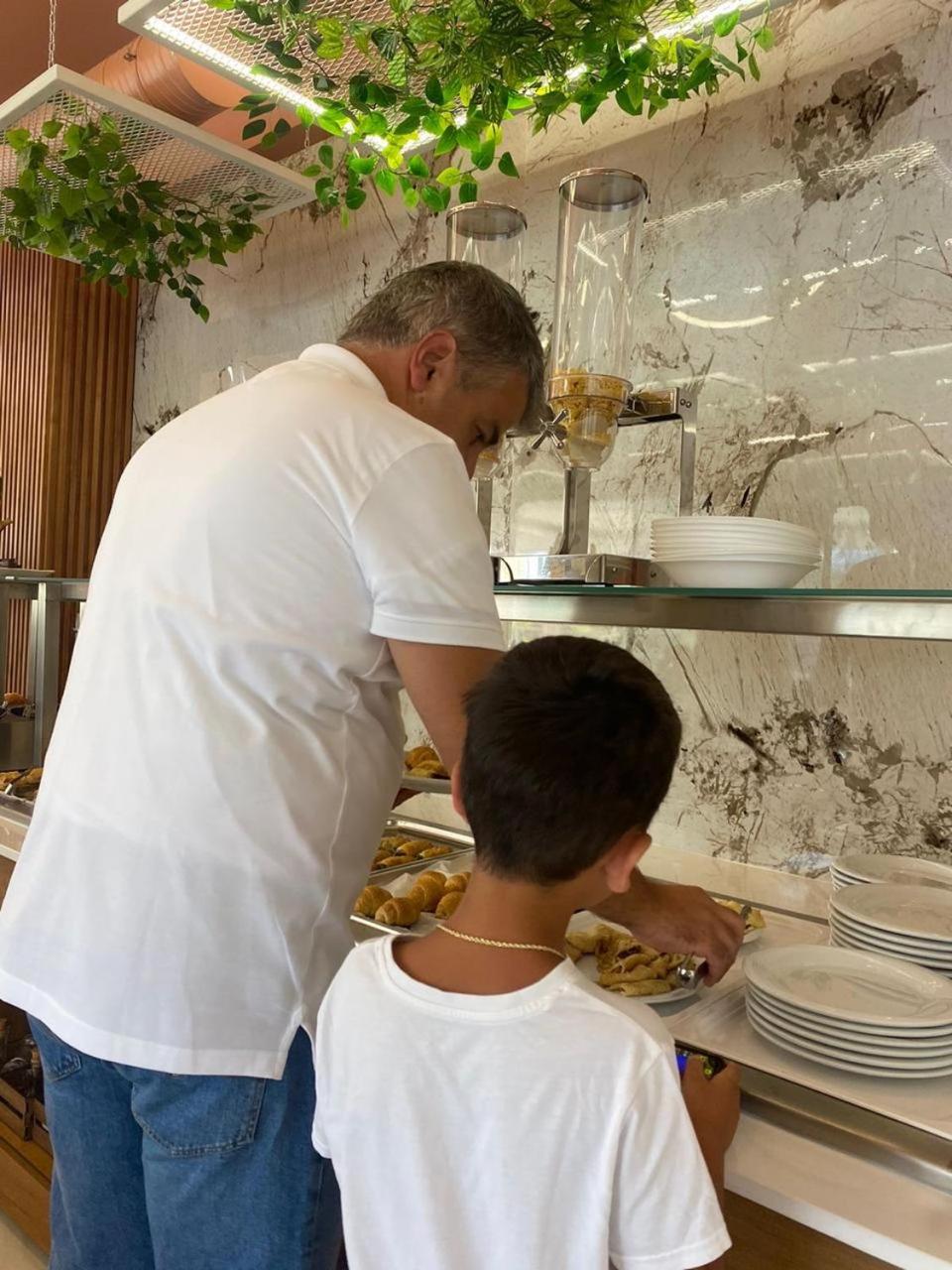 Star Hotel & Restaurant
