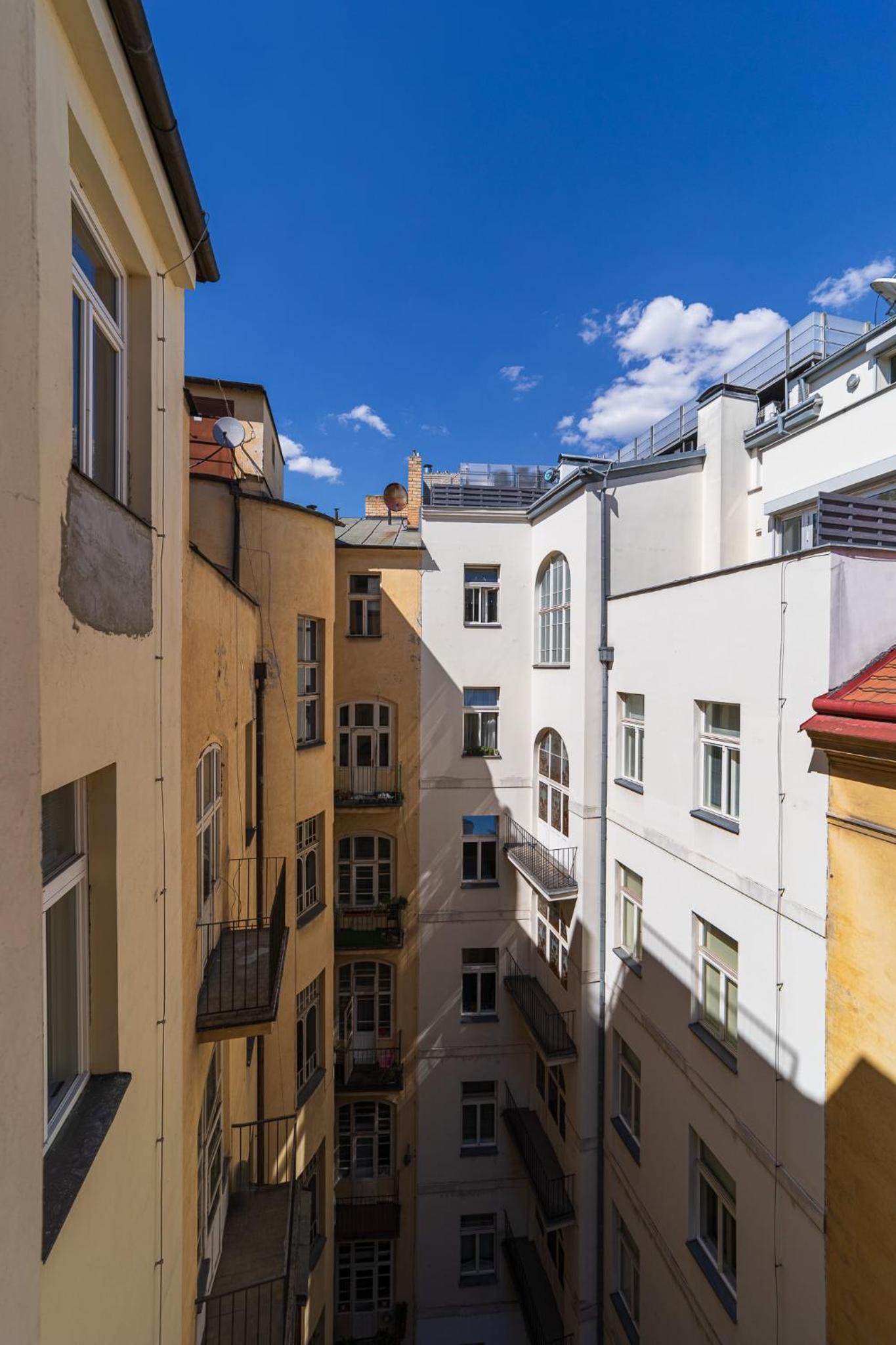 Classy Riverside Apartment in the Old Town of Prague