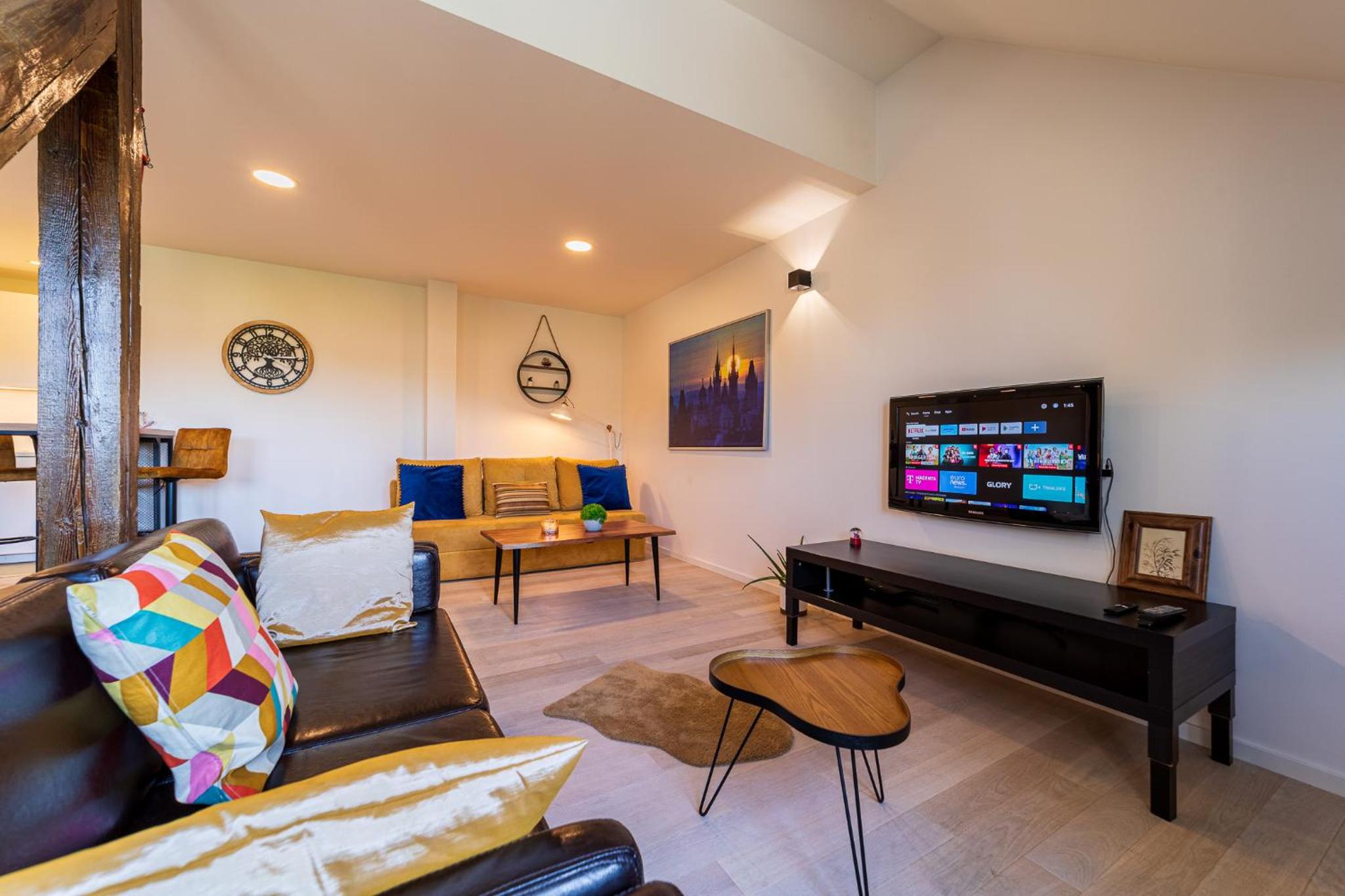Classy Riverside Apartment in the Old Town of Prague