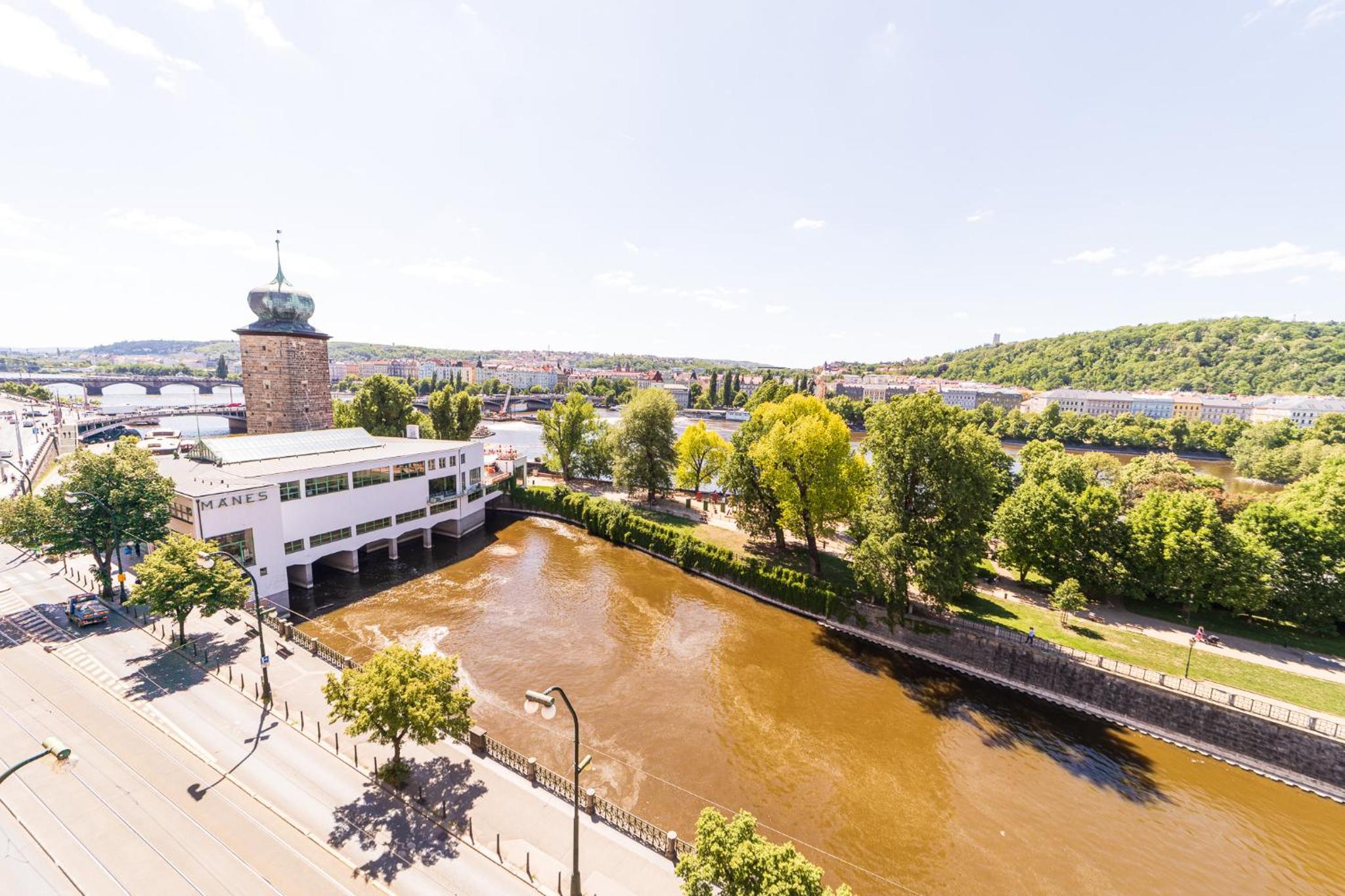 Classy Riverside Apartment in the Old Town of Prague