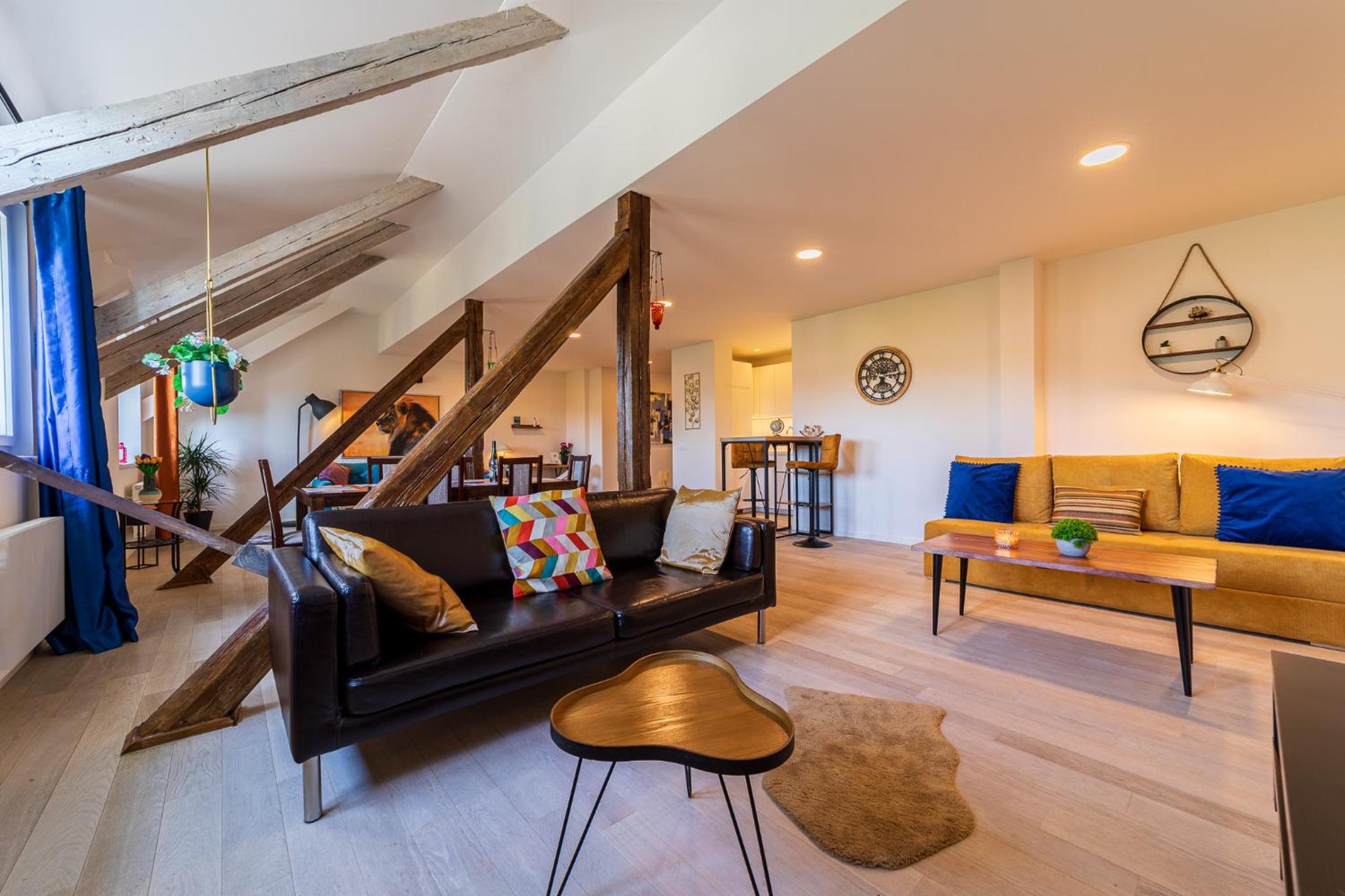 Classy Riverside Apartment in the Old Town of Prague
