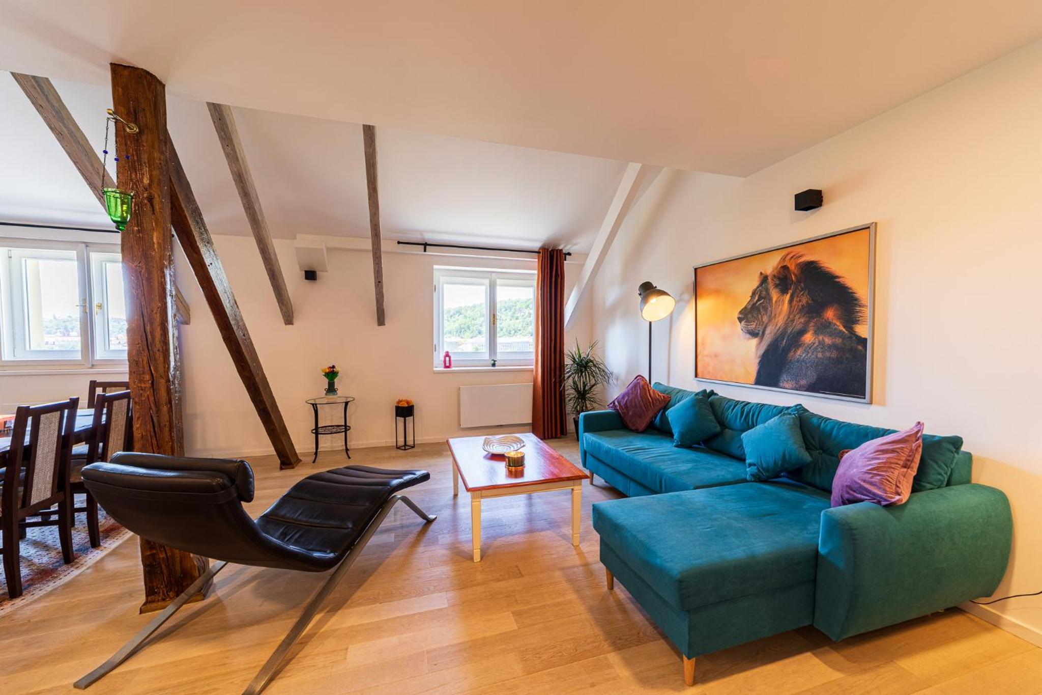 Classy Riverside Apartment in the Old Town of Prague