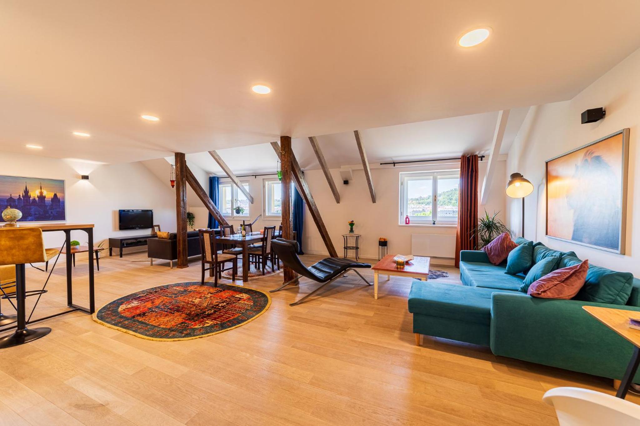 Classy Riverside Apartment in the Old Town of Prague