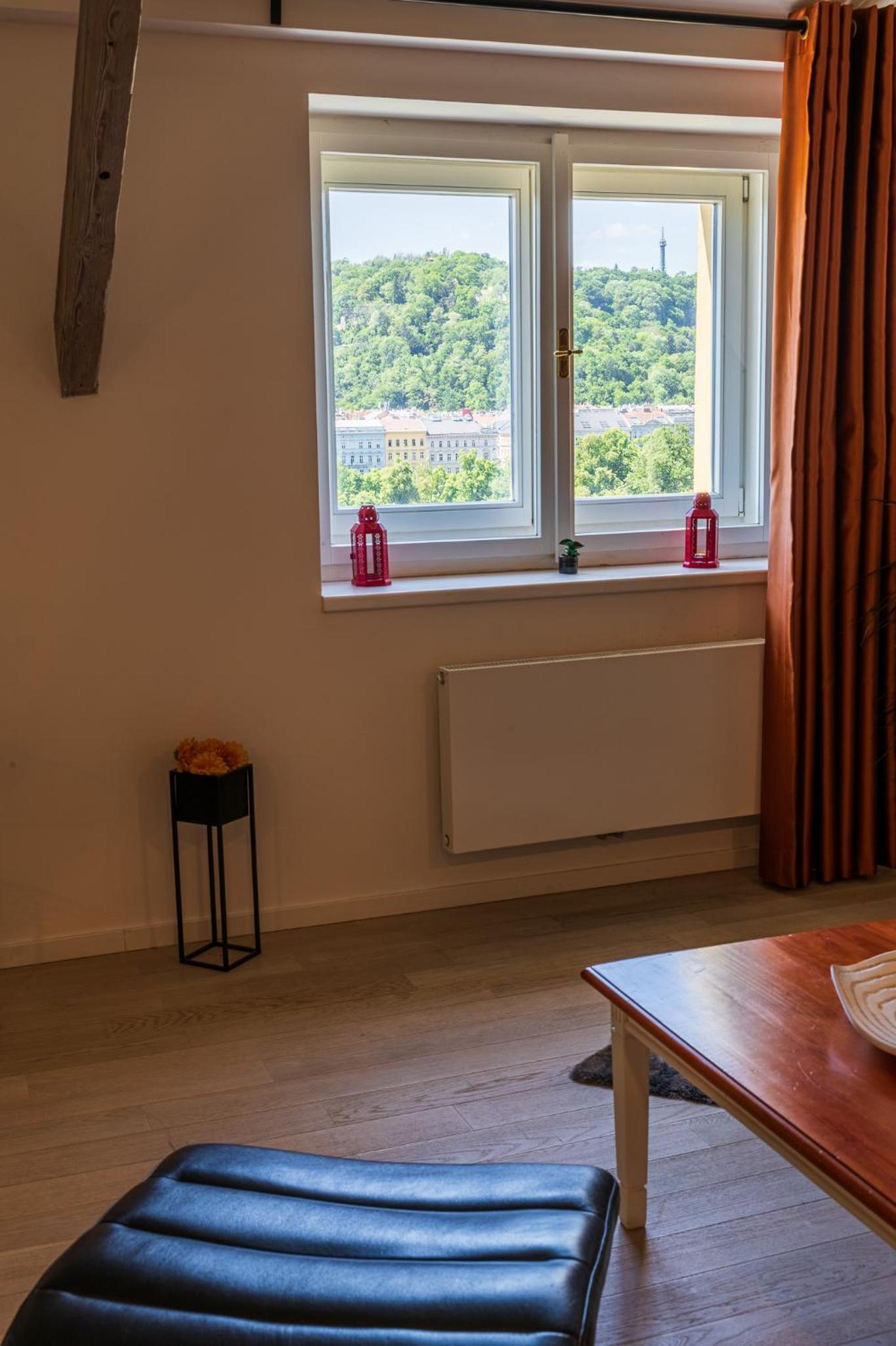 Classy Riverside Apartment in the Old Town of Prague