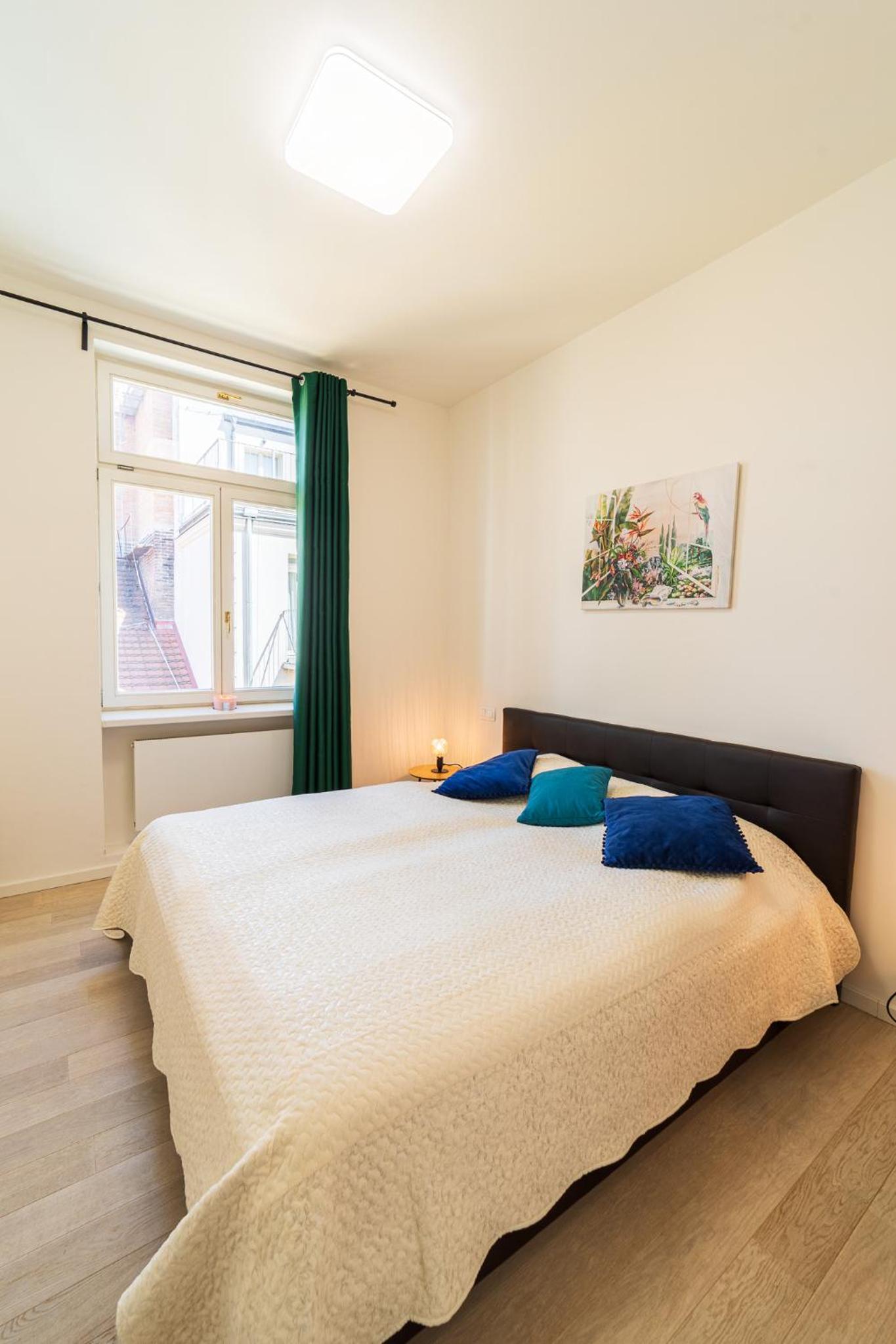 Classy Riverside Apartment in the Old Town of Prague