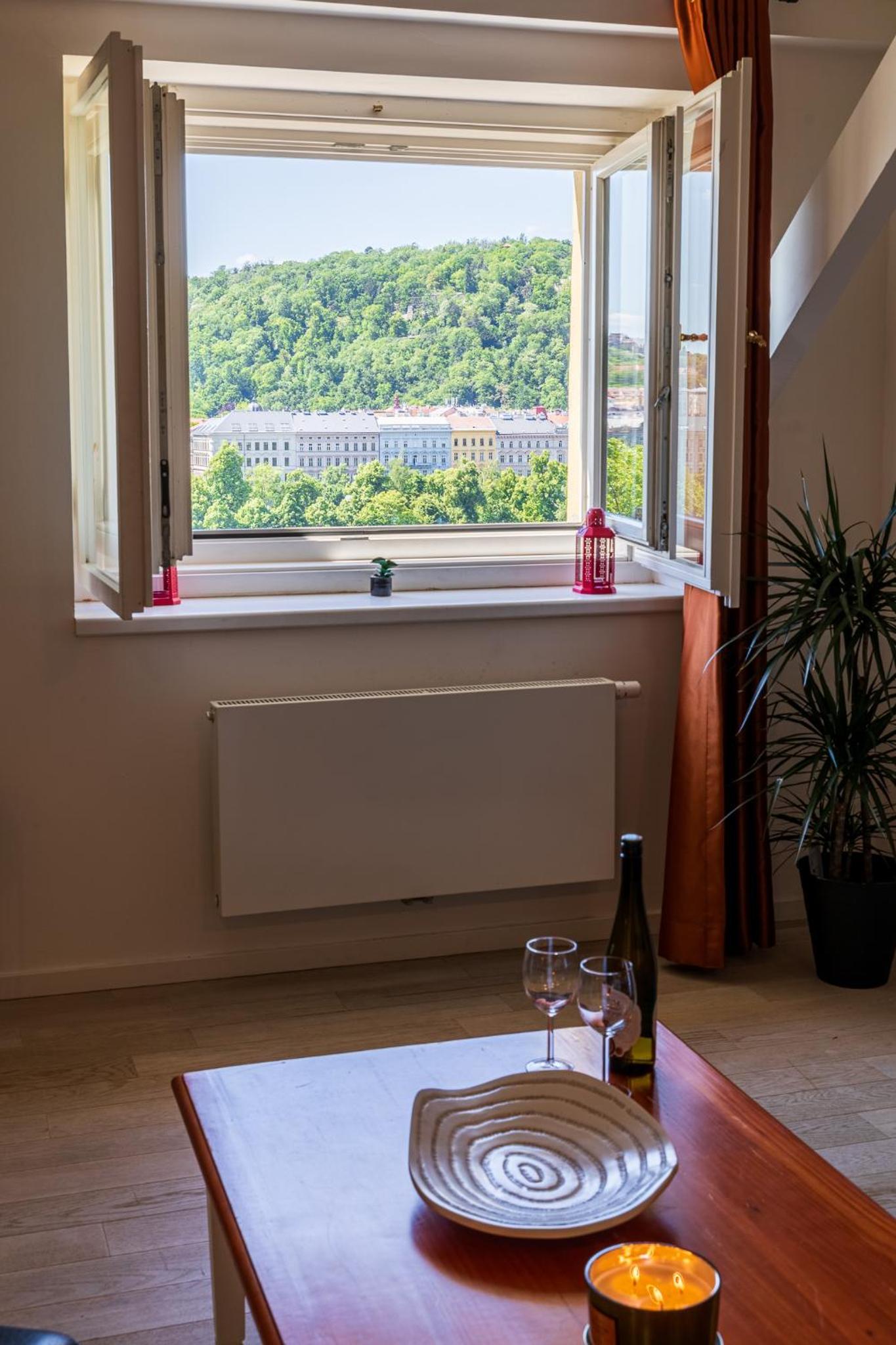 Classy Riverside Apartment in the Old Town of Prague