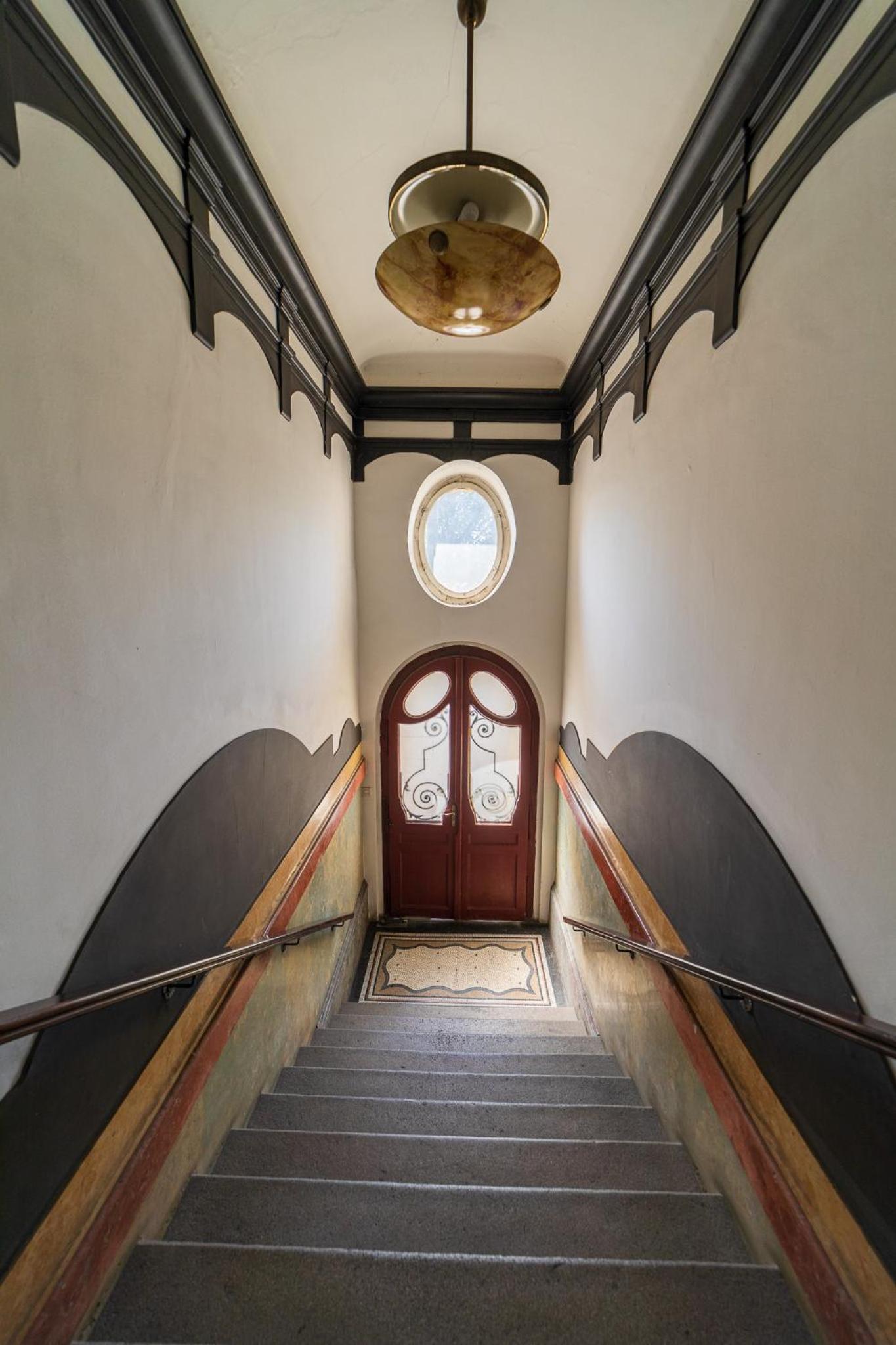 Classy Riverside Apartment in the Old Town of Prague