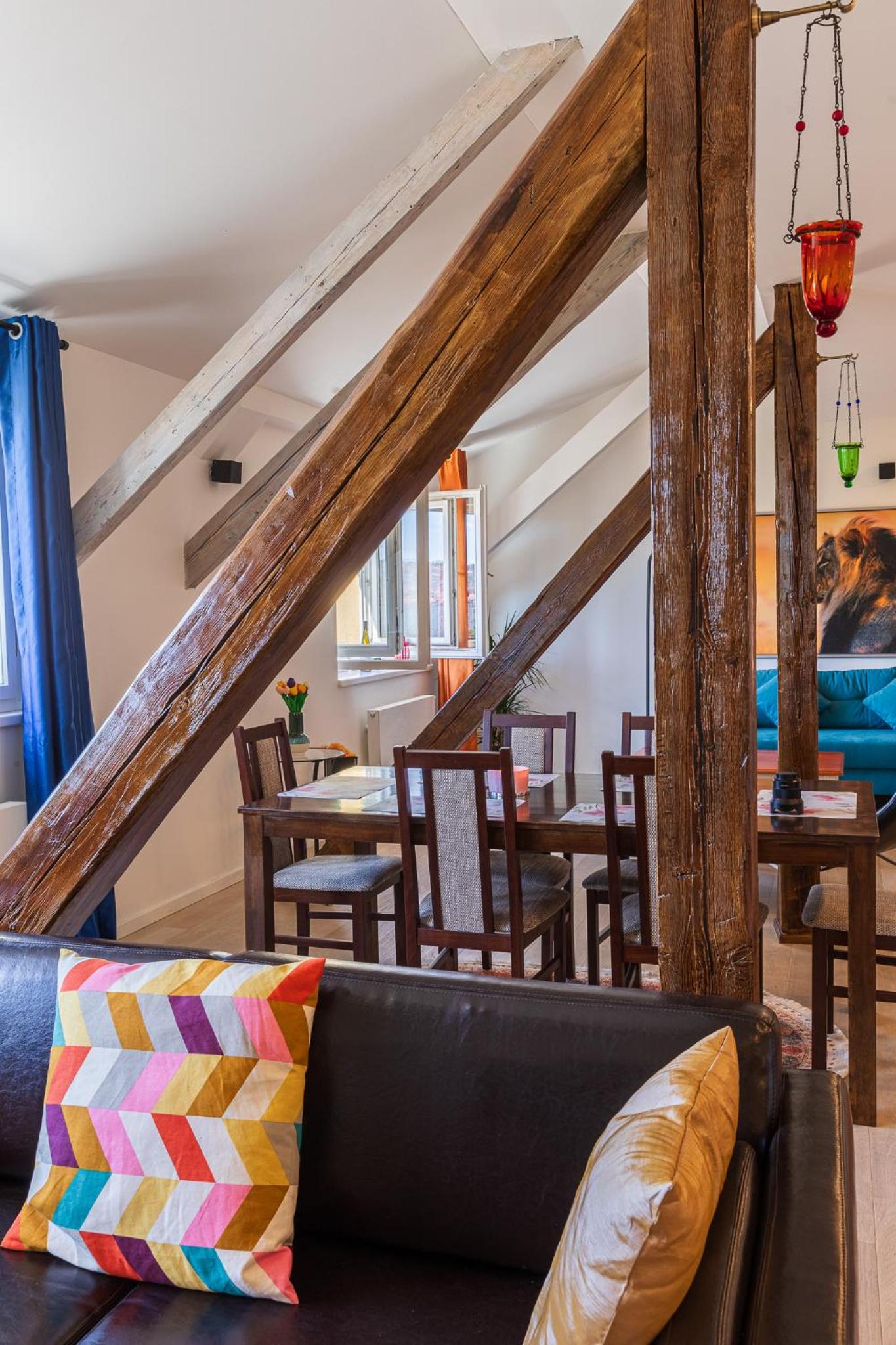 Classy Riverside Apartment in the Old Town of Prague