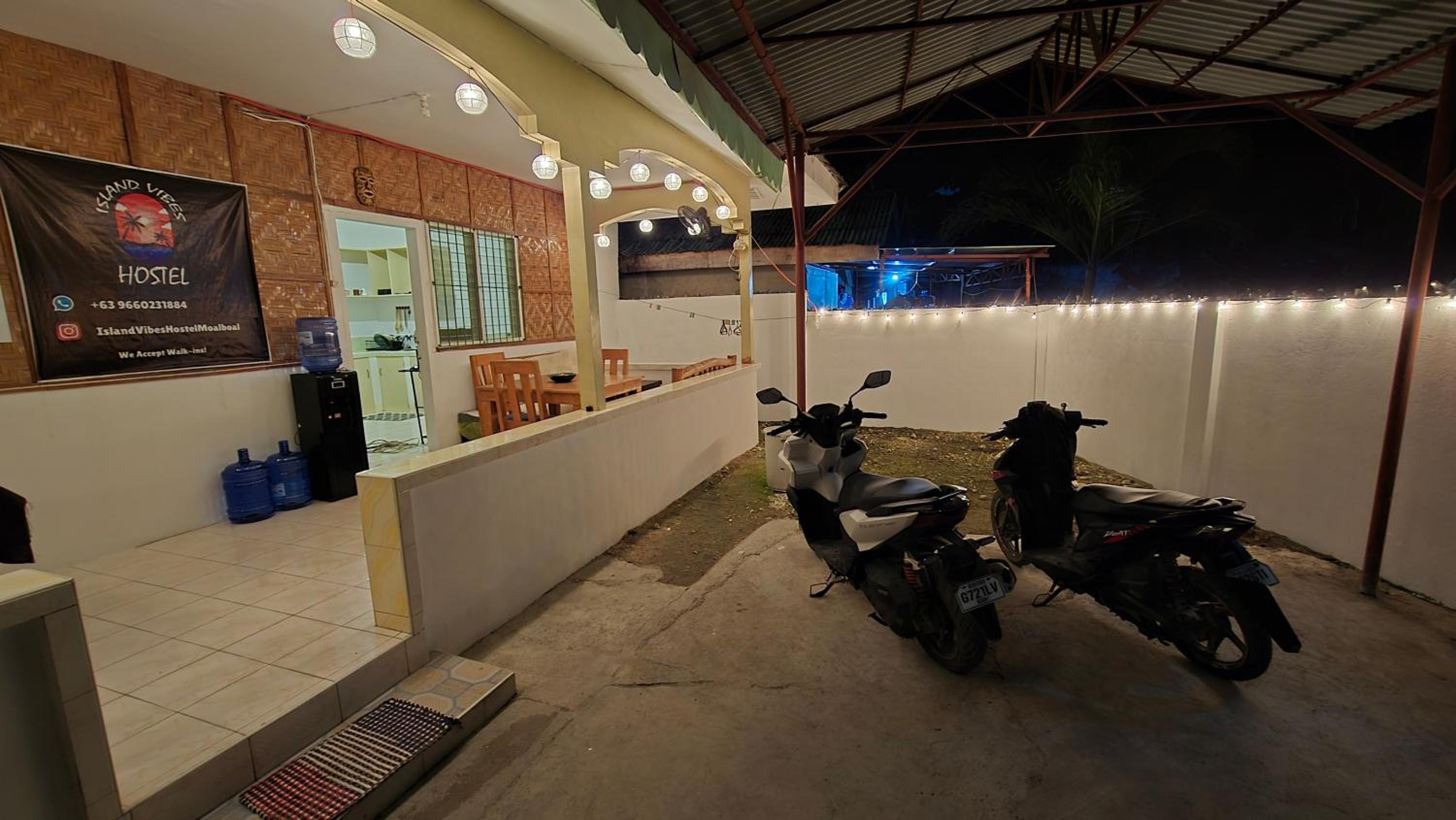 Island Vibes Hostel