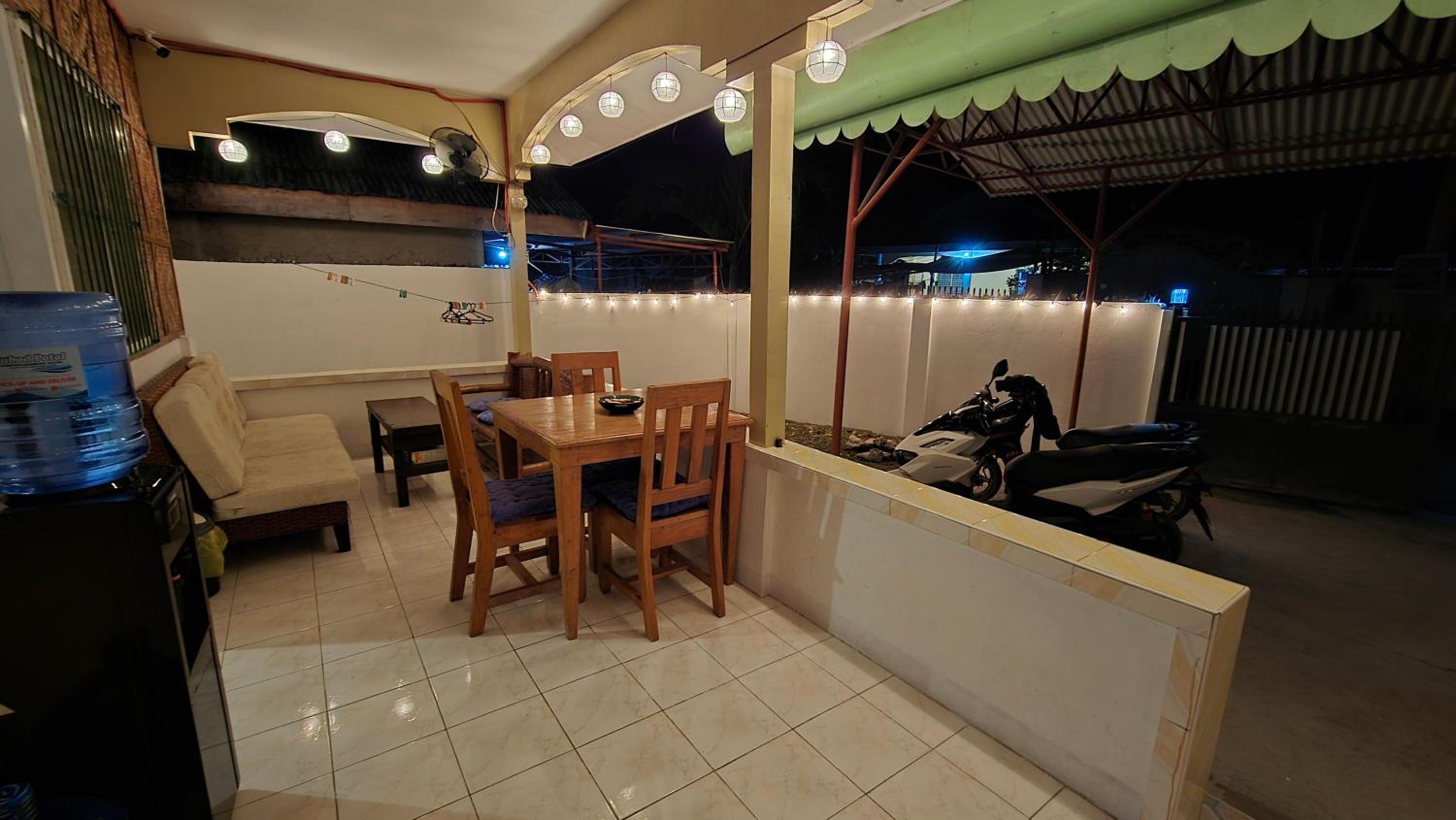Island Vibes Hostel