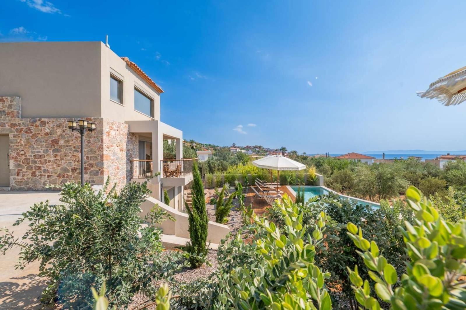 Petradi Suites