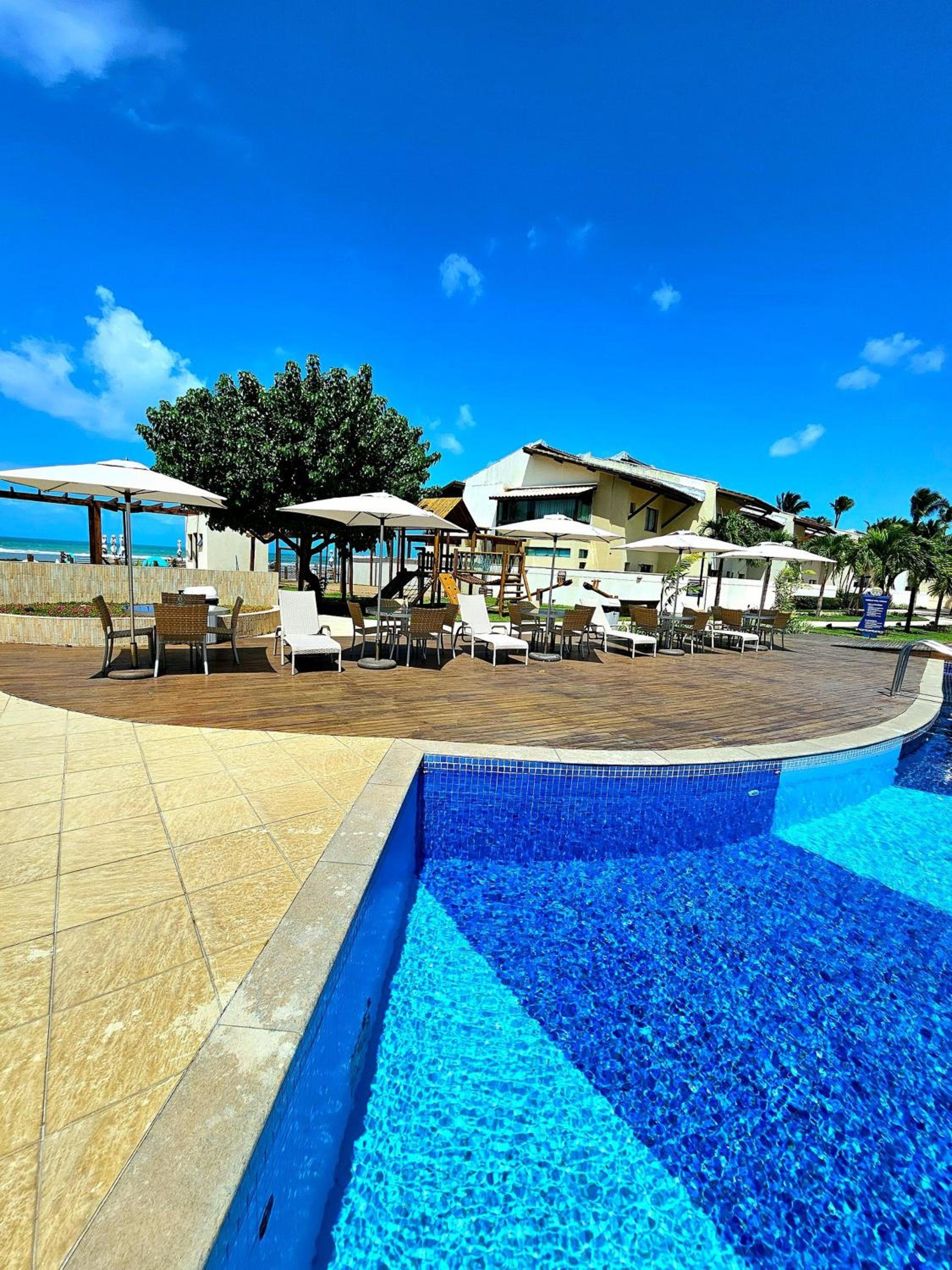 Piscinas Naturais de Muro Alto no Ekoara by HM