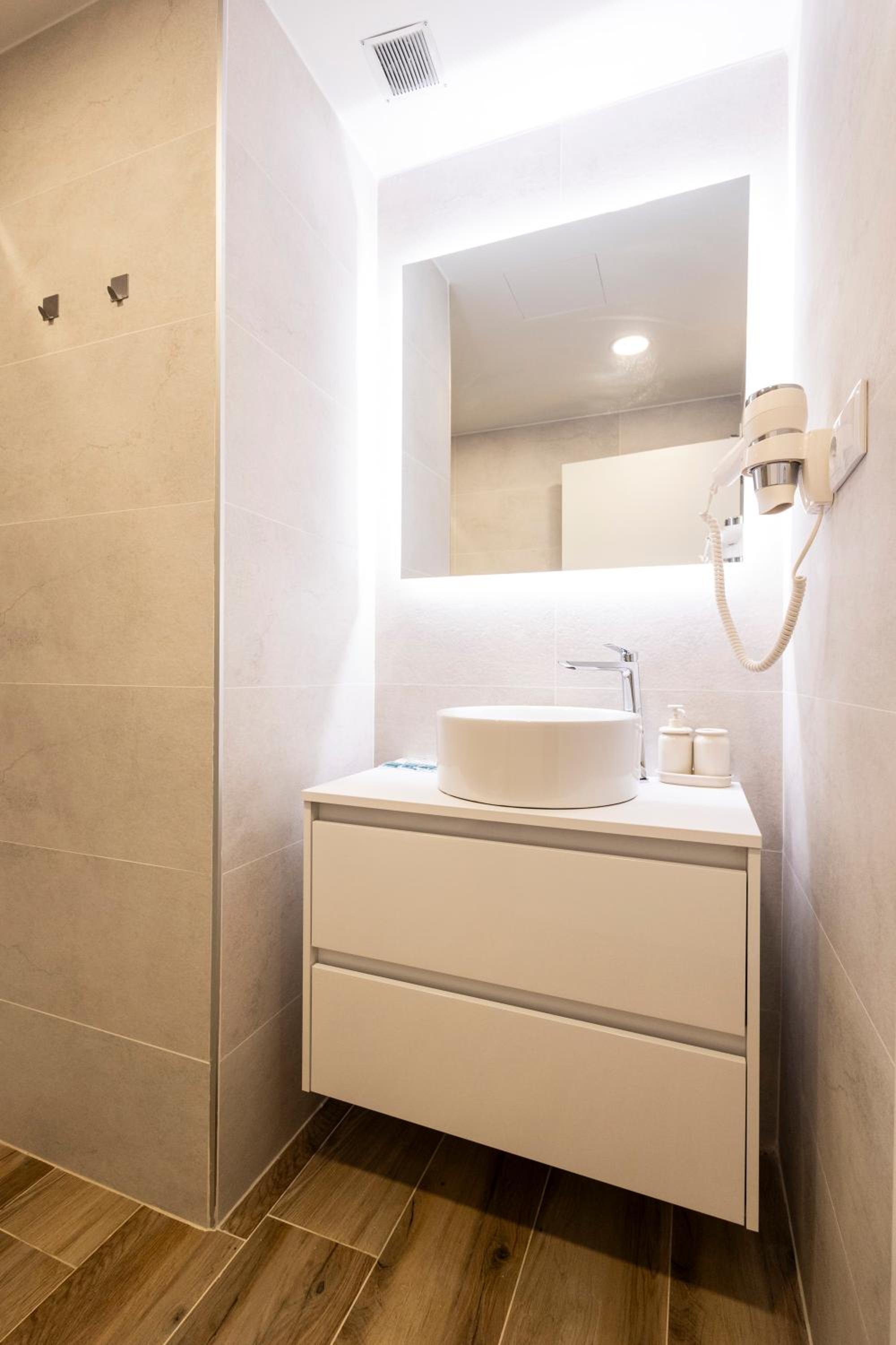 Cortes Suites by Concept Flats