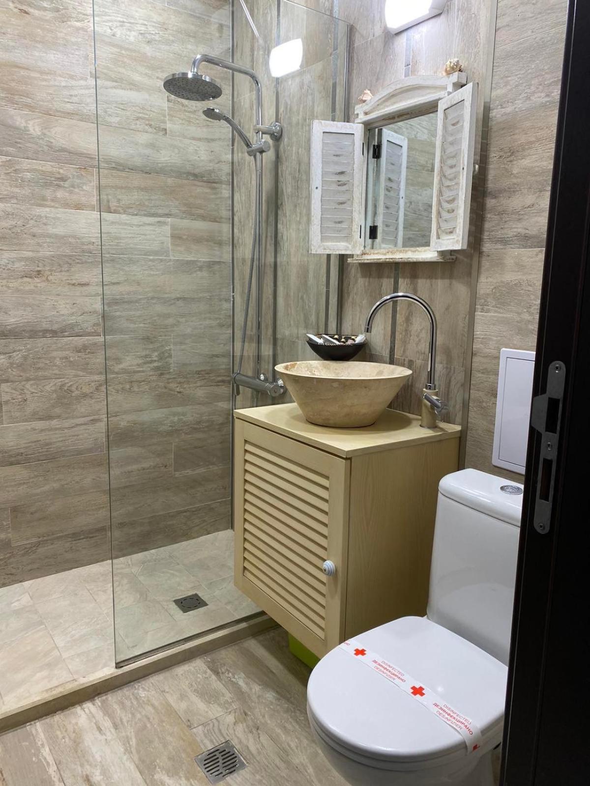 Sea Garden Apartment, excellent location with free parking