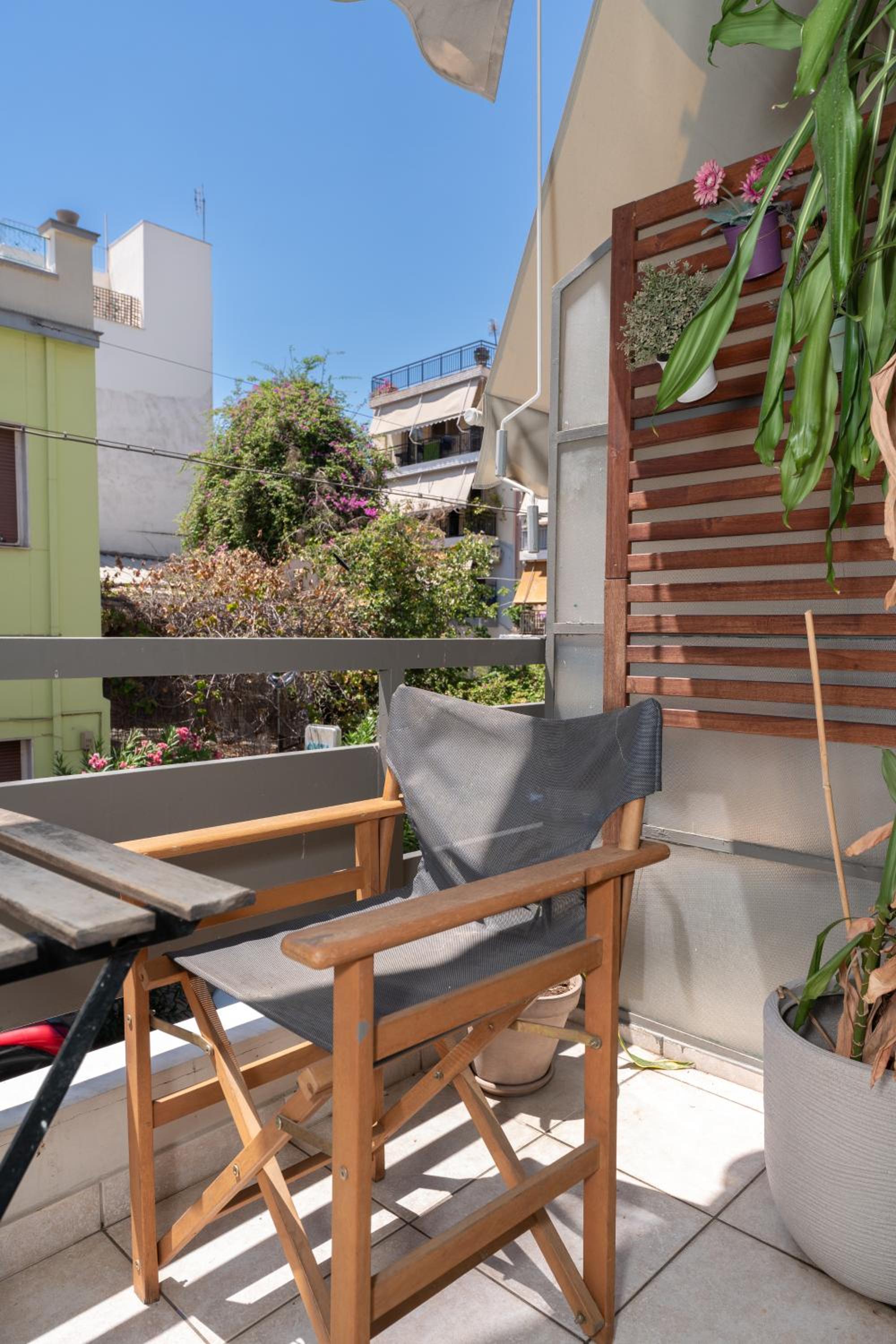 Modern Apartment in Athens Center, 10 mins walk to Plaka Historical Area