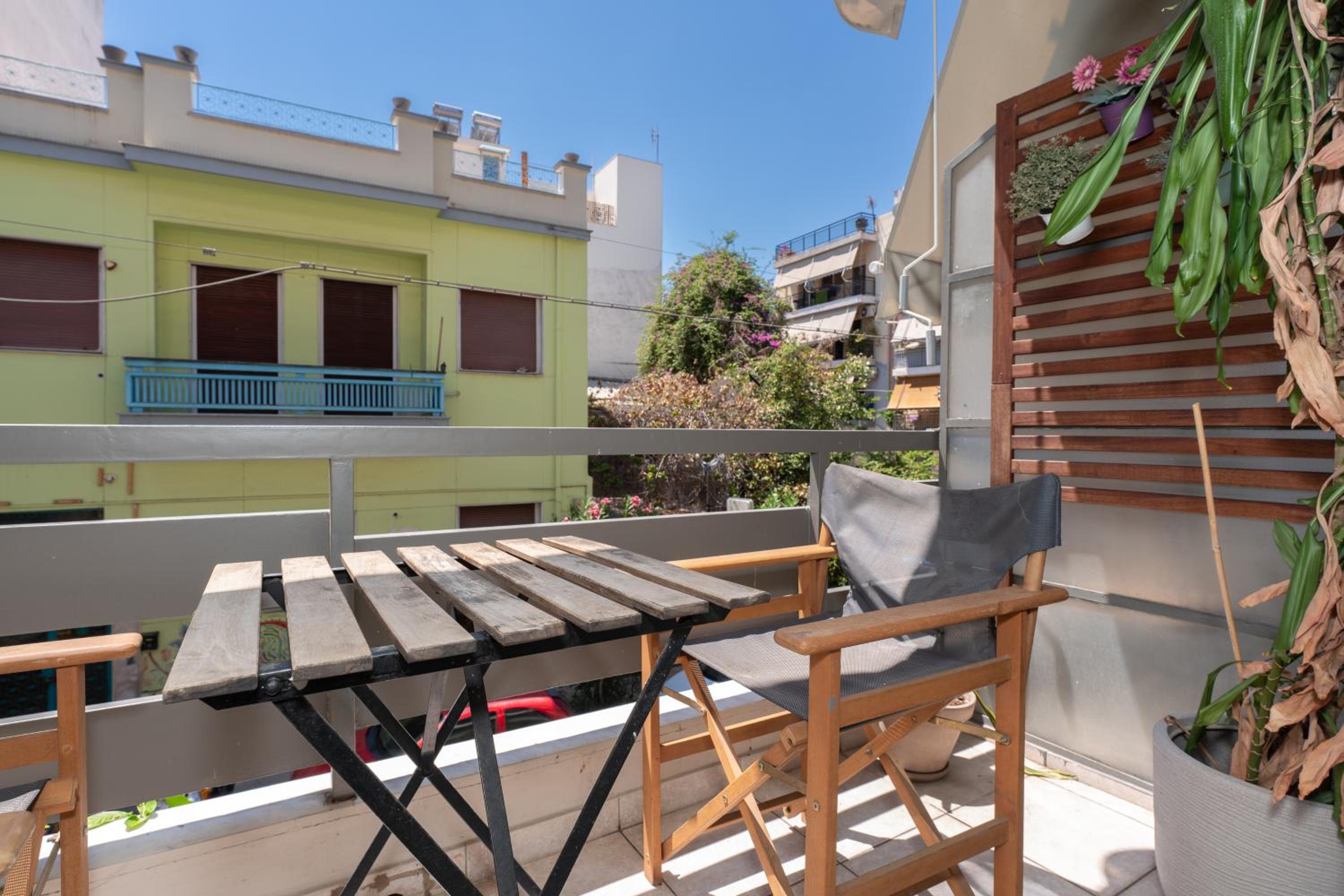 Modern Apartment in Athens Center, 10 mins walk to Plaka Historical Area